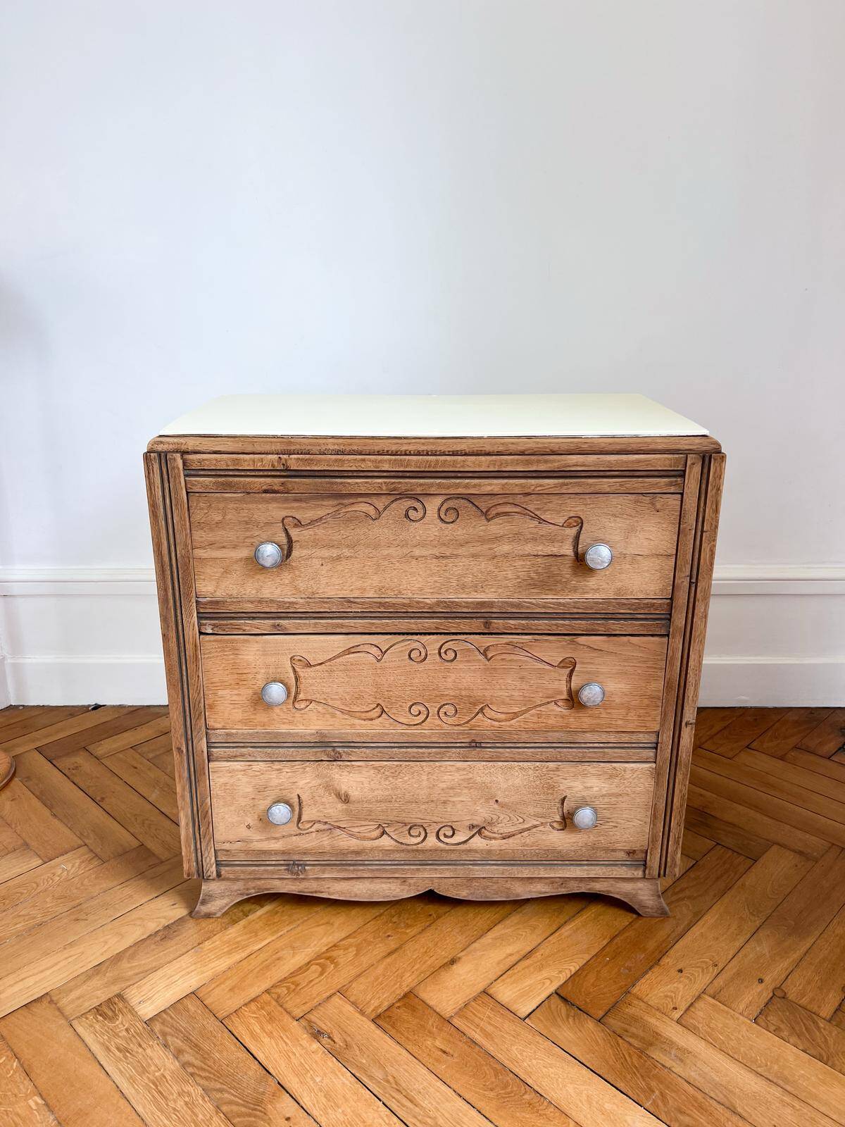Art Deco chest of drawers in solid oak
