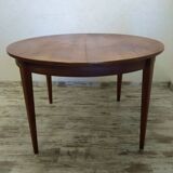 Table style scandinave