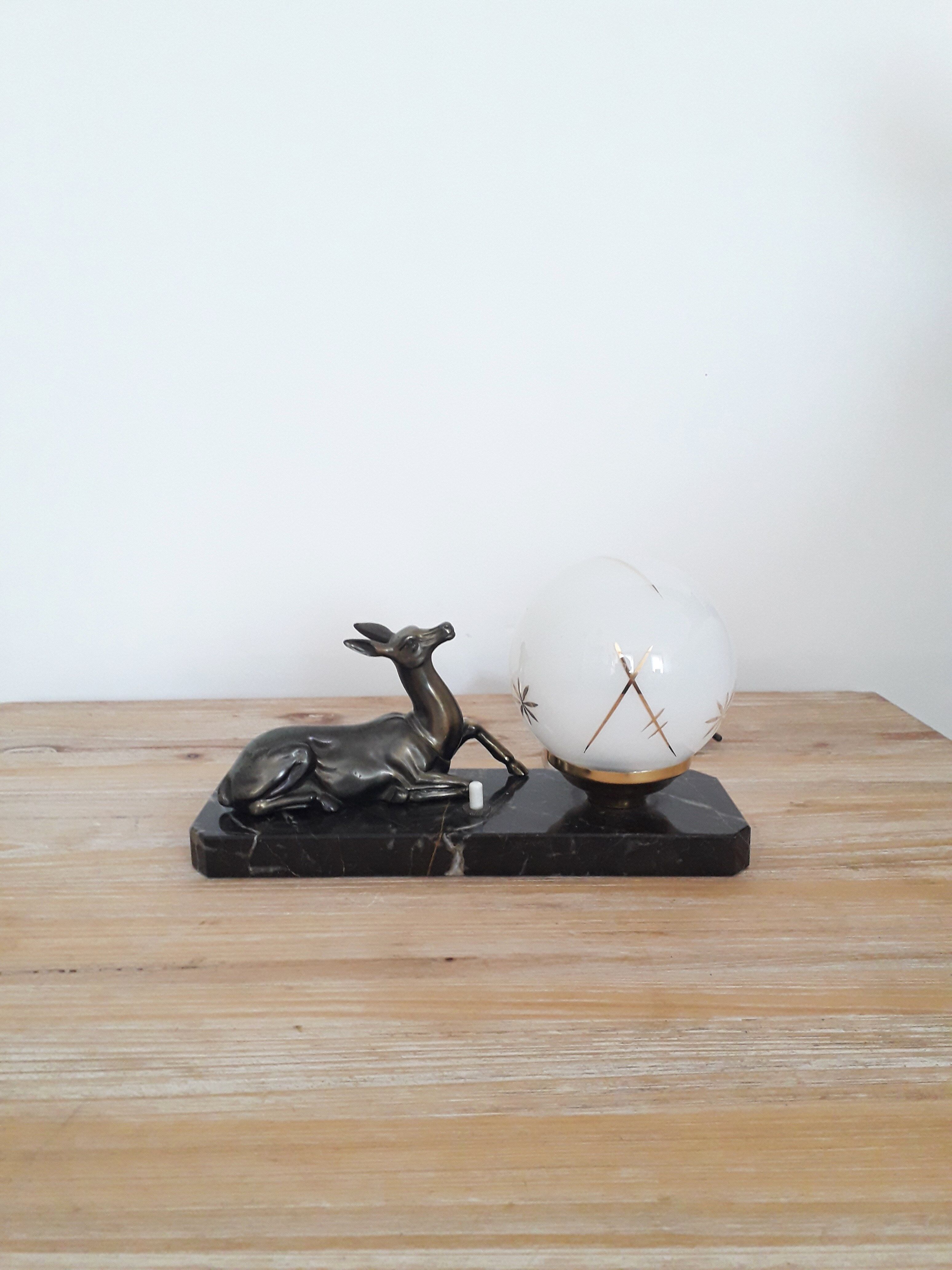 Old lamp art deco - doe in regulus on marble base - globe opaline glass - 1940