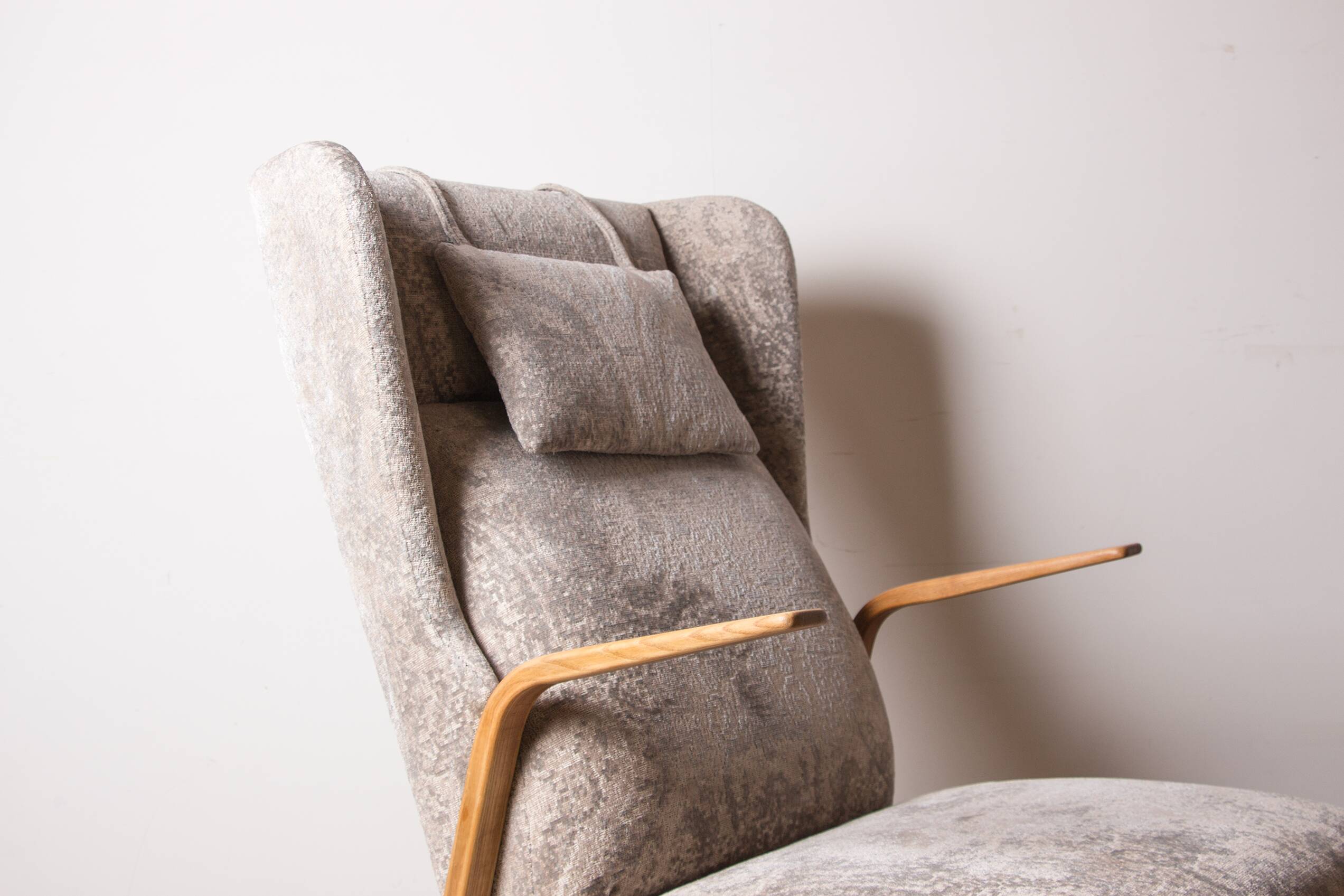 High armchair in curved beech and recent konkav fabric model by paul bode for federholz.