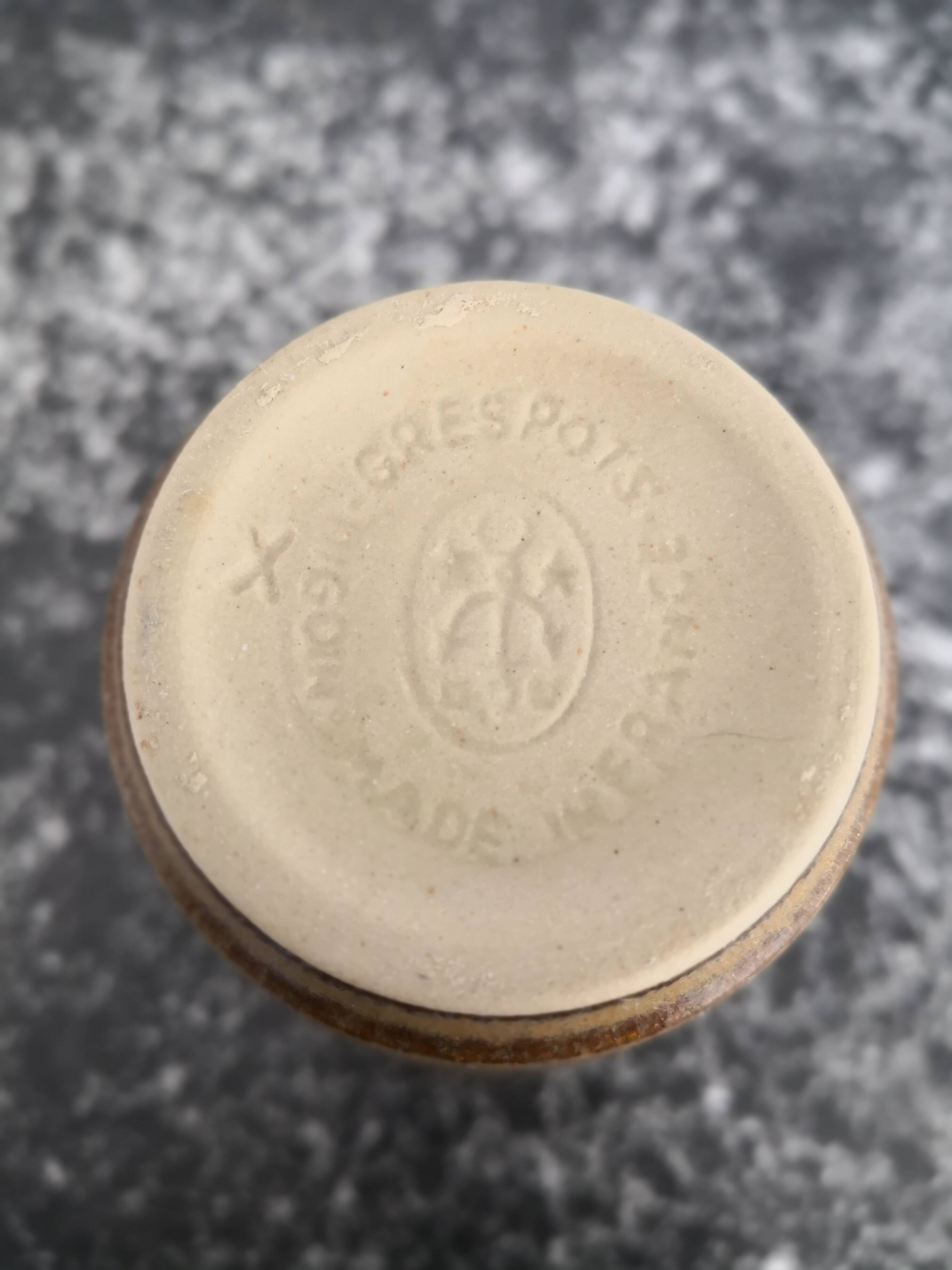 Cups in ancient sandstone Digoin