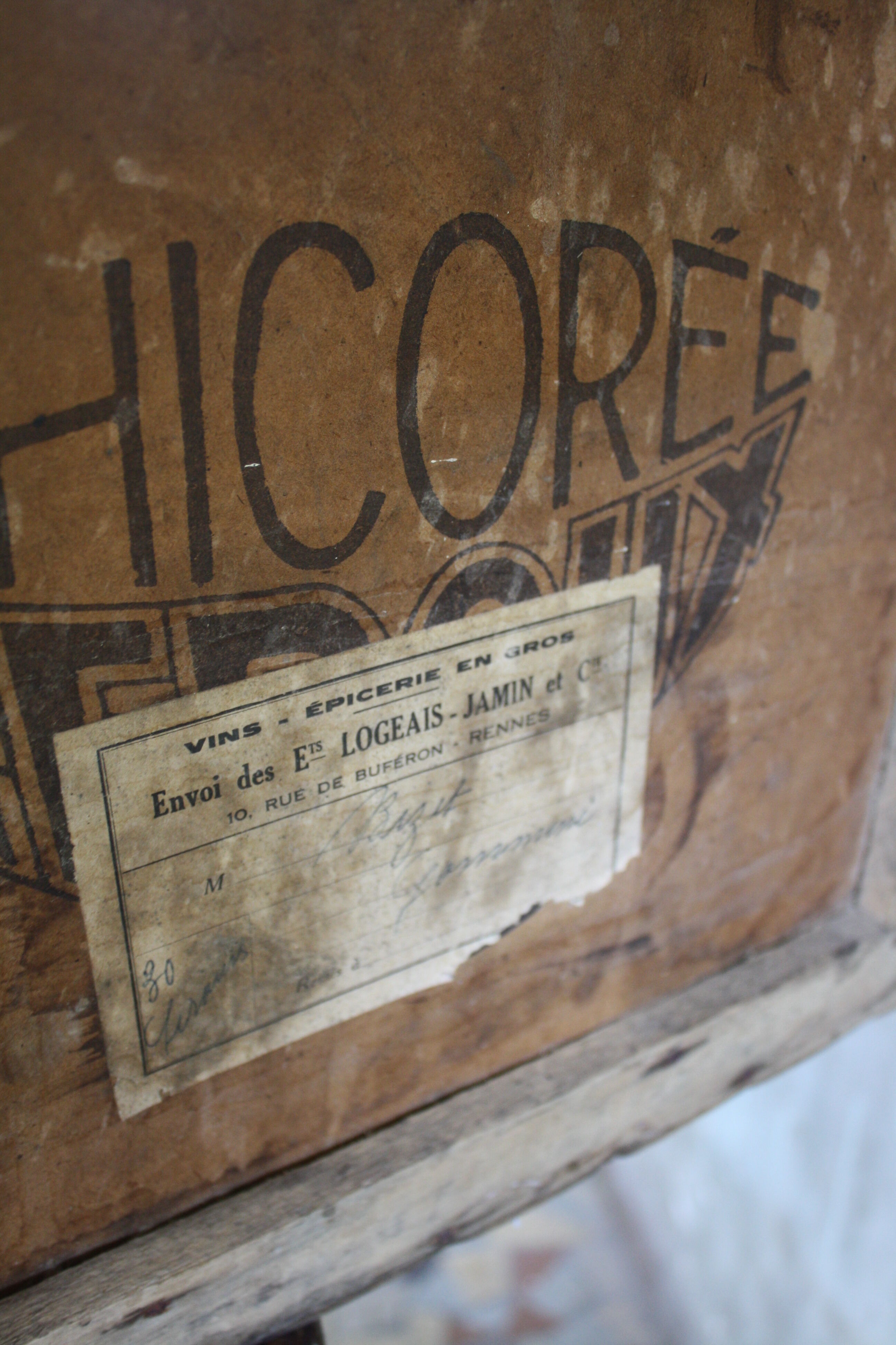 Leroux chicory wooden case