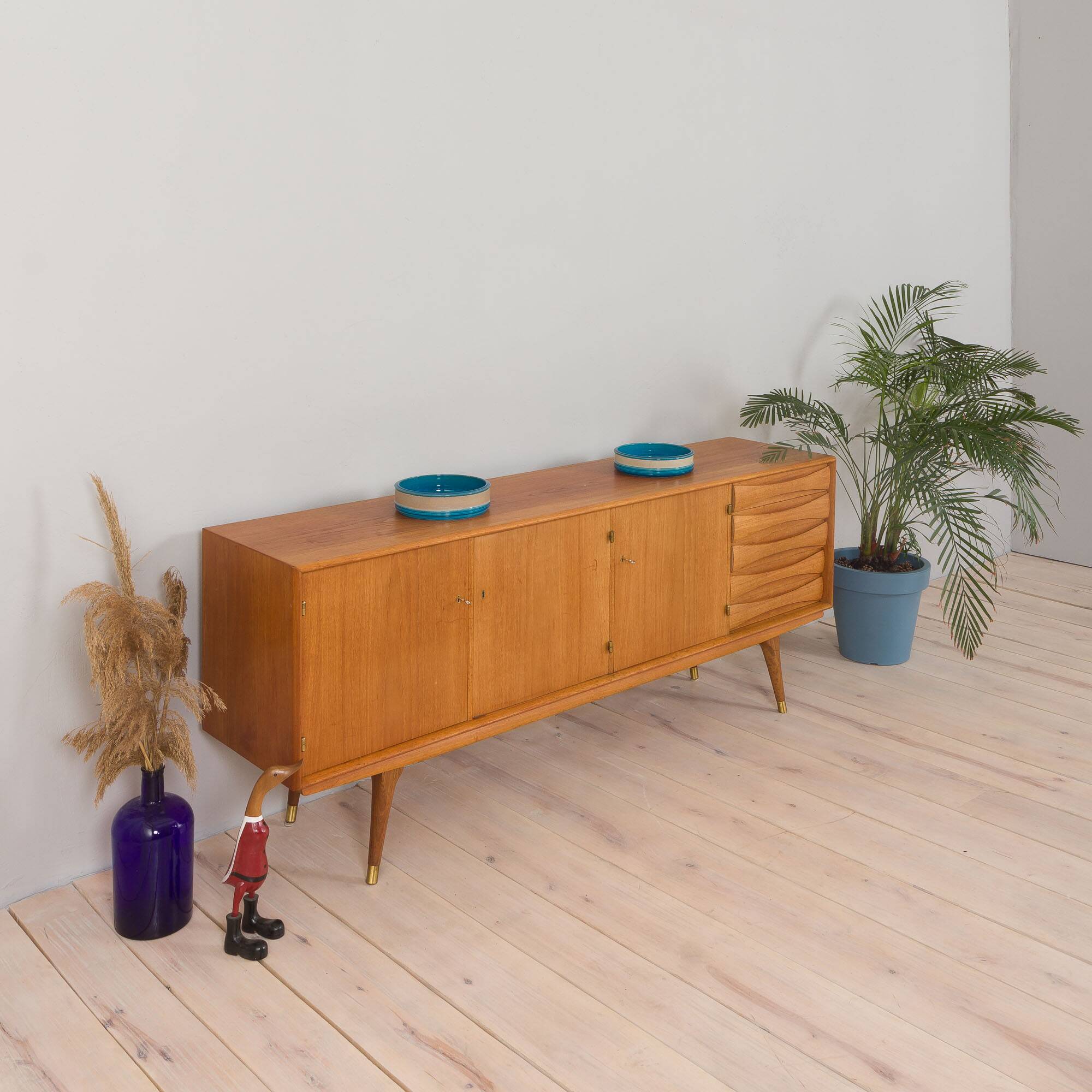 Sven Andersen Scandinavian long teak sideboard with 5 drawers, Norway, 1960