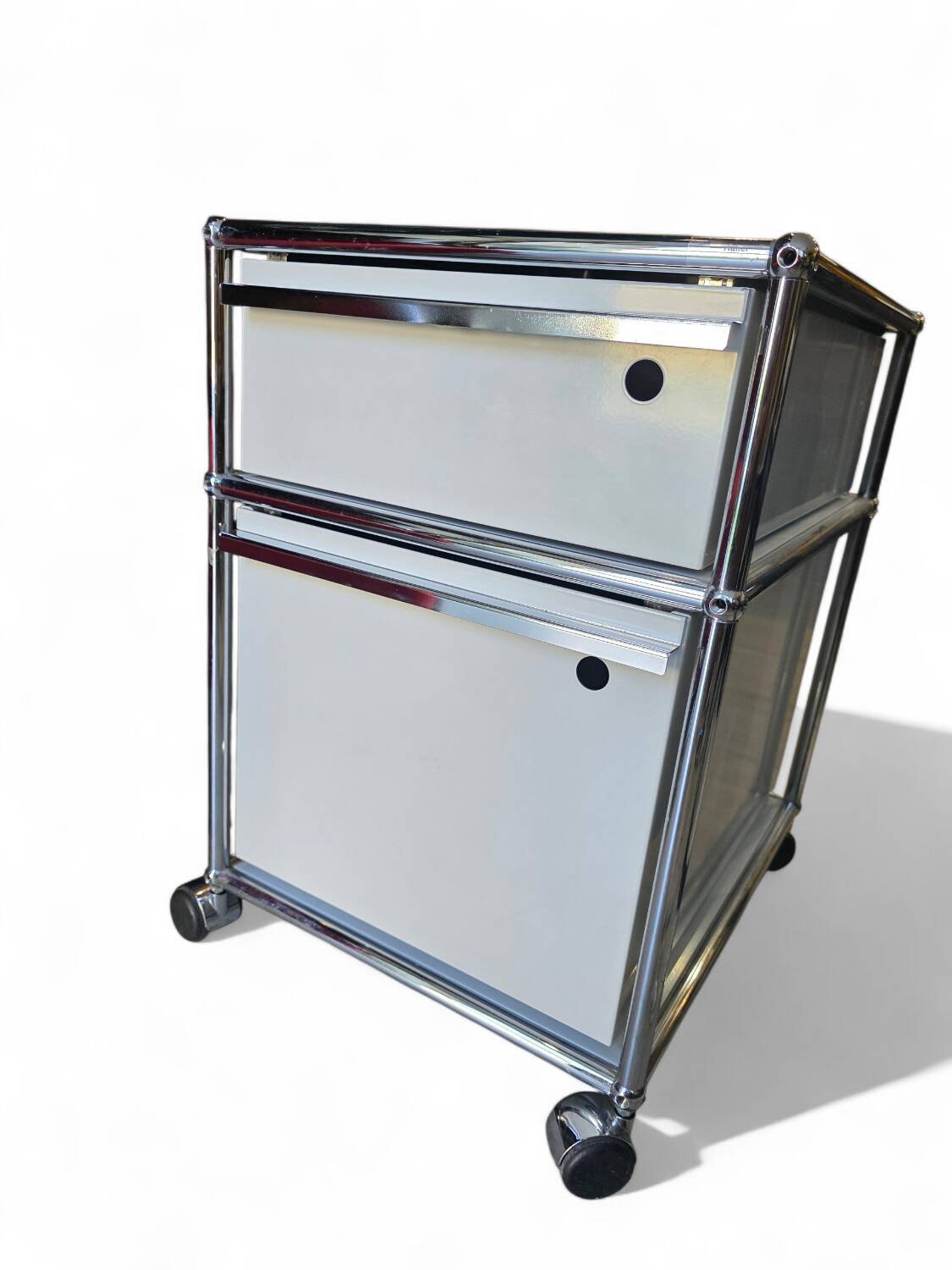 Set of 2 USM Haller cabinets