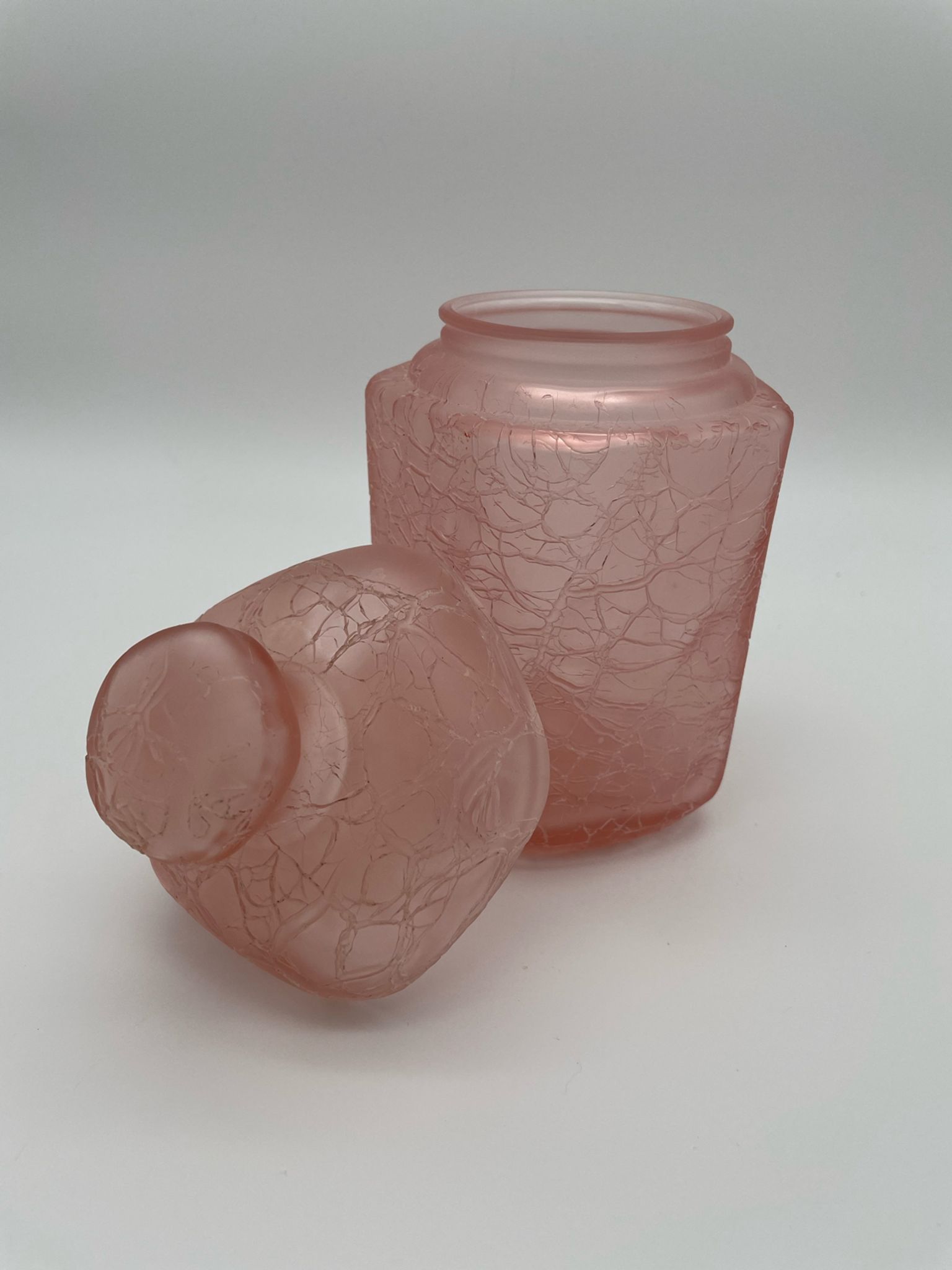 Pink vintage cotton pot in cracked glass paste Marcel Franck