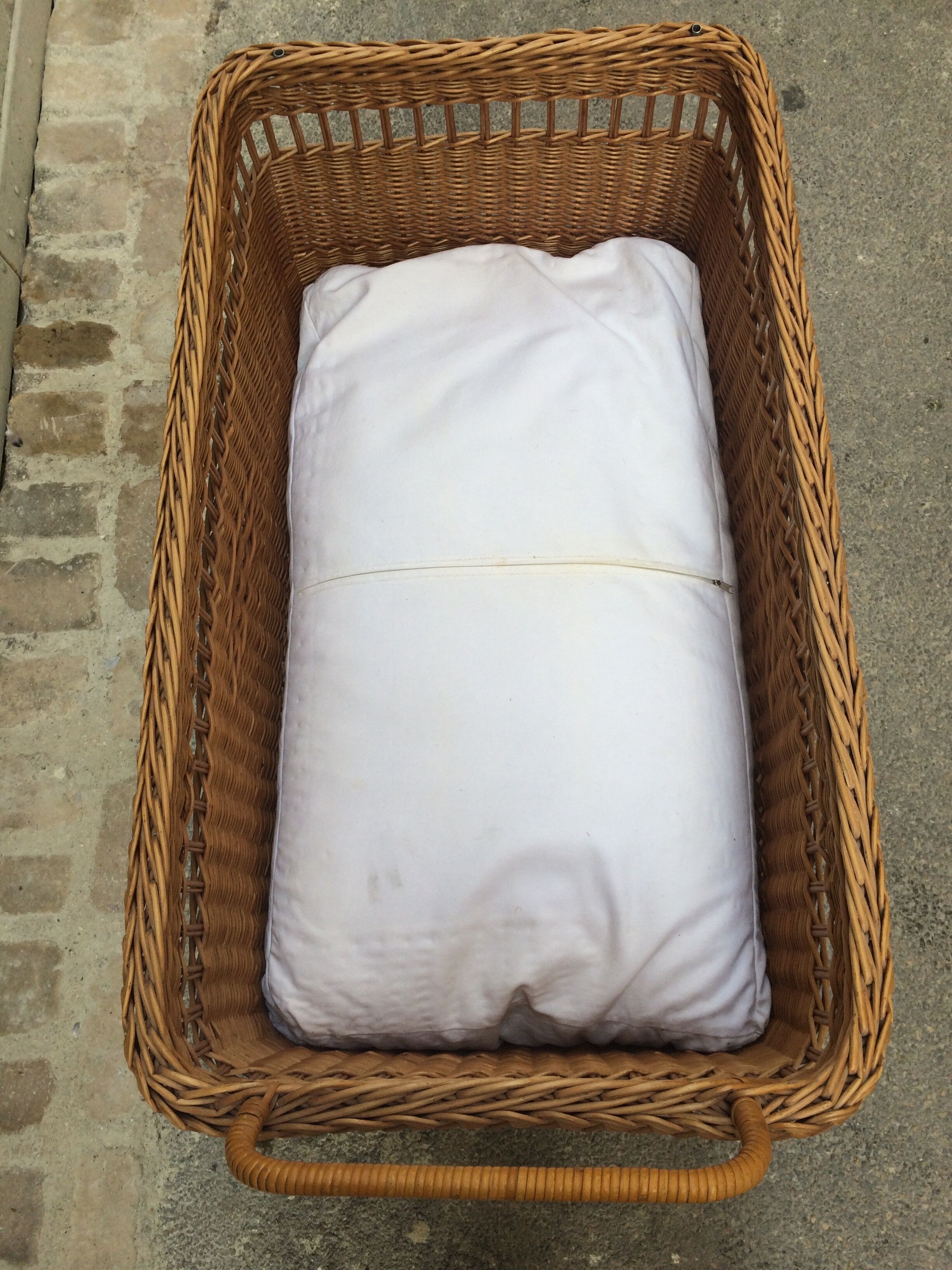Large cradle wicker vintage organic mattress with "sound"