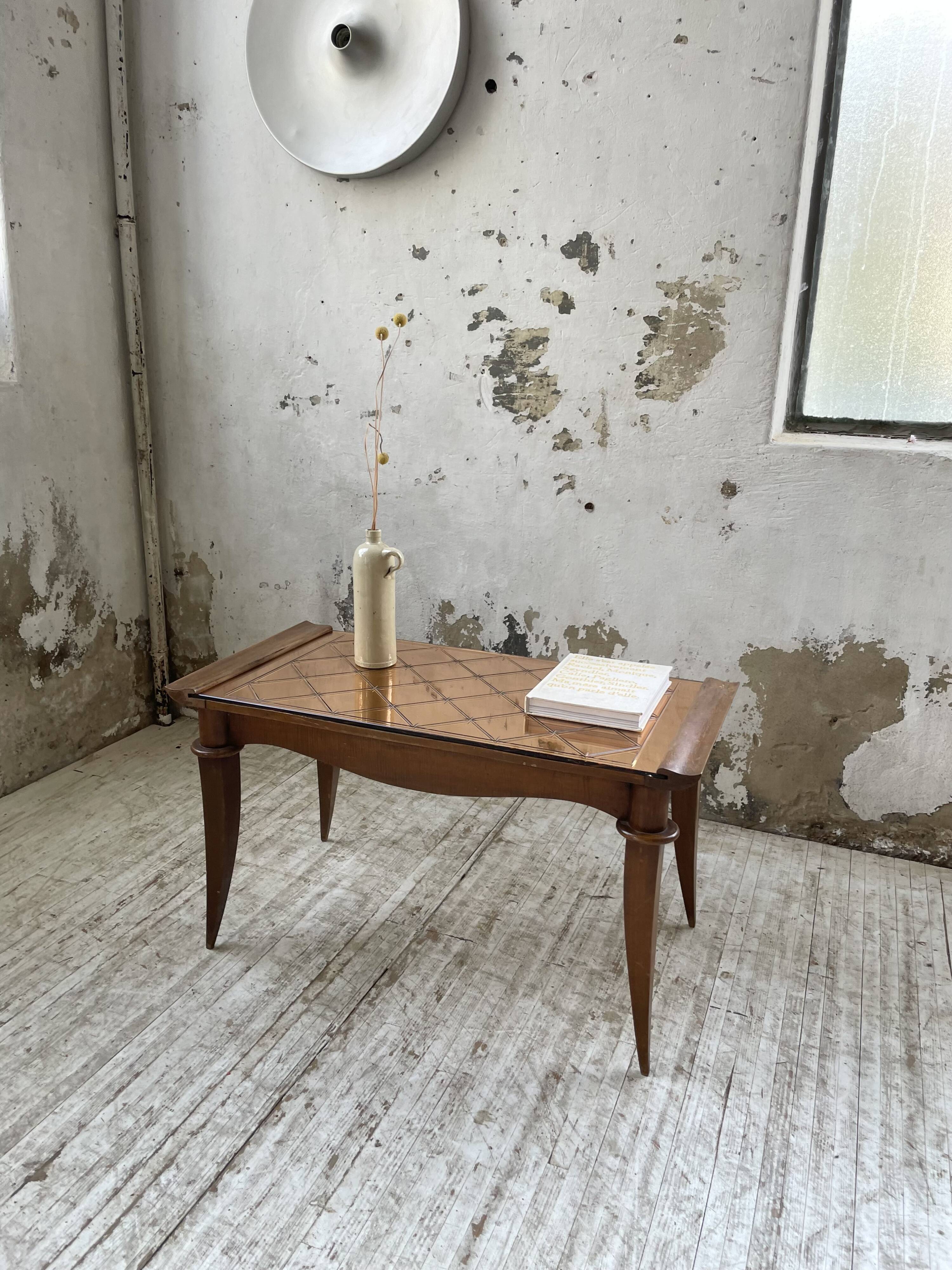 60s coffee table with pink mirror