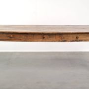Table de ferme française du 19ème siècle pour 4 à 6 personnes.