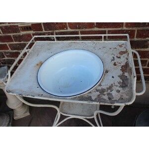Antique washbasin table