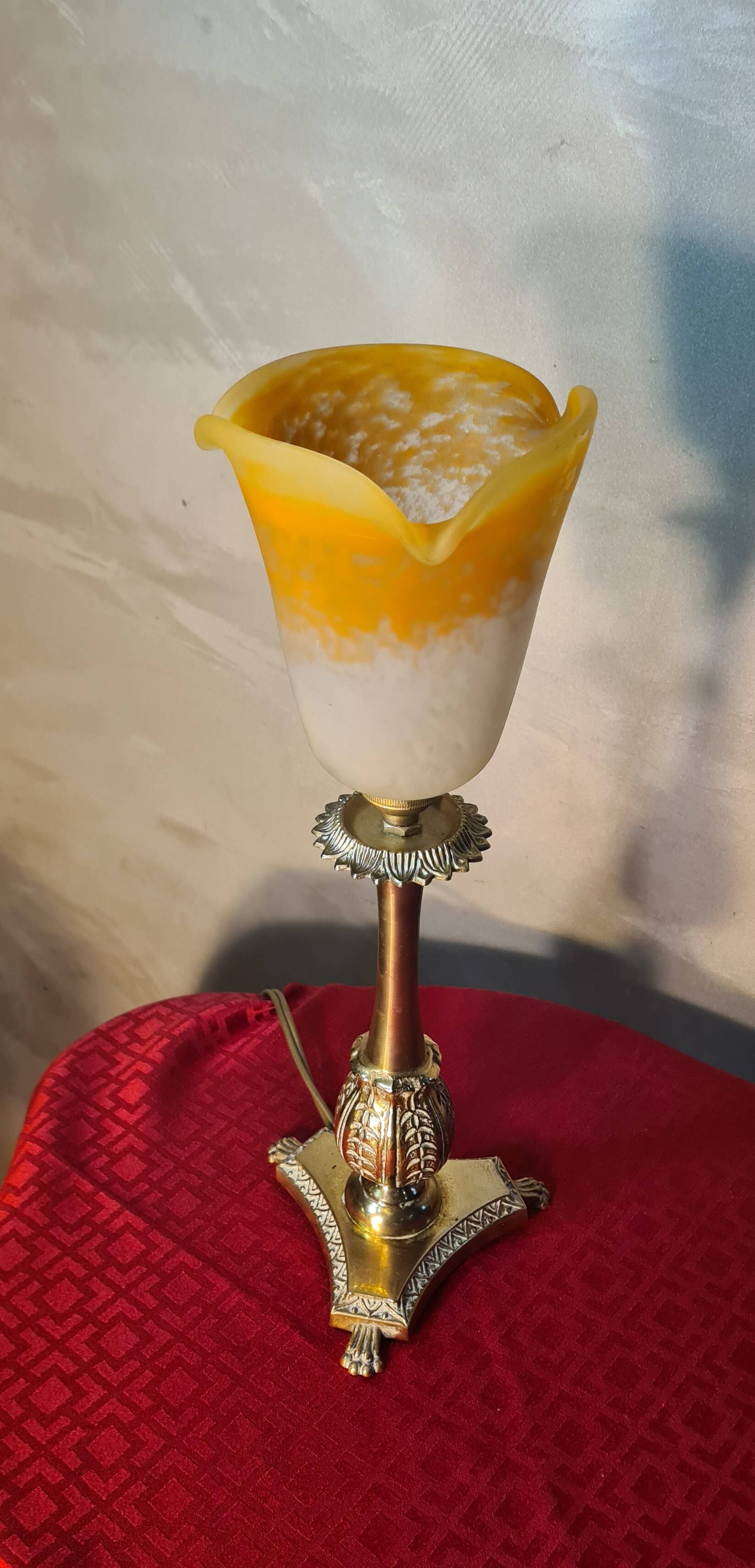 Antique Napoleonic bronze lamp, 3 very pretty tulips in glass paste, unsigned