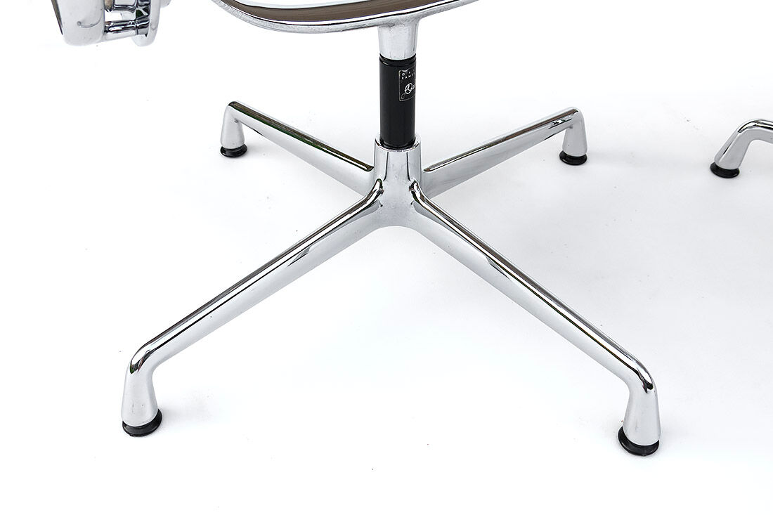 Pair swivel armchairs Vitra Aluminium Chair EA 108 design Ray & Charles Eames 60s 70s