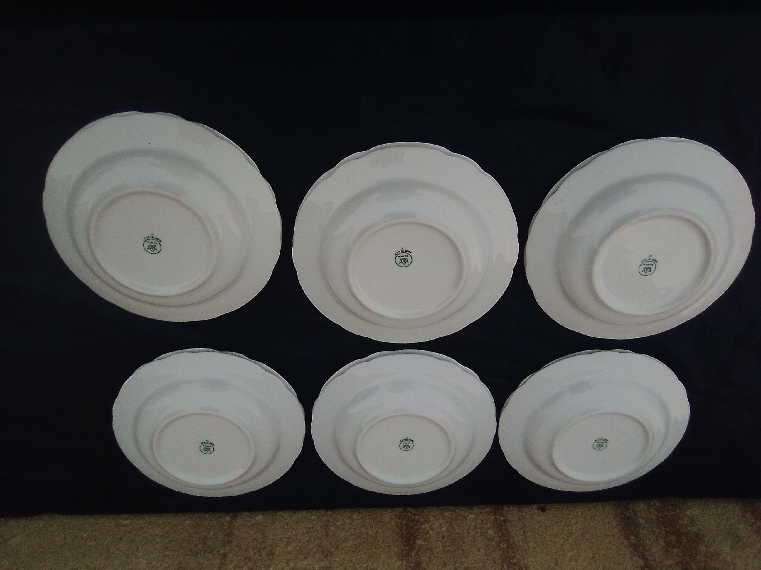 12 hollow plates in Kahla porcelain made in GDR diam 22 cm blue flower pattern