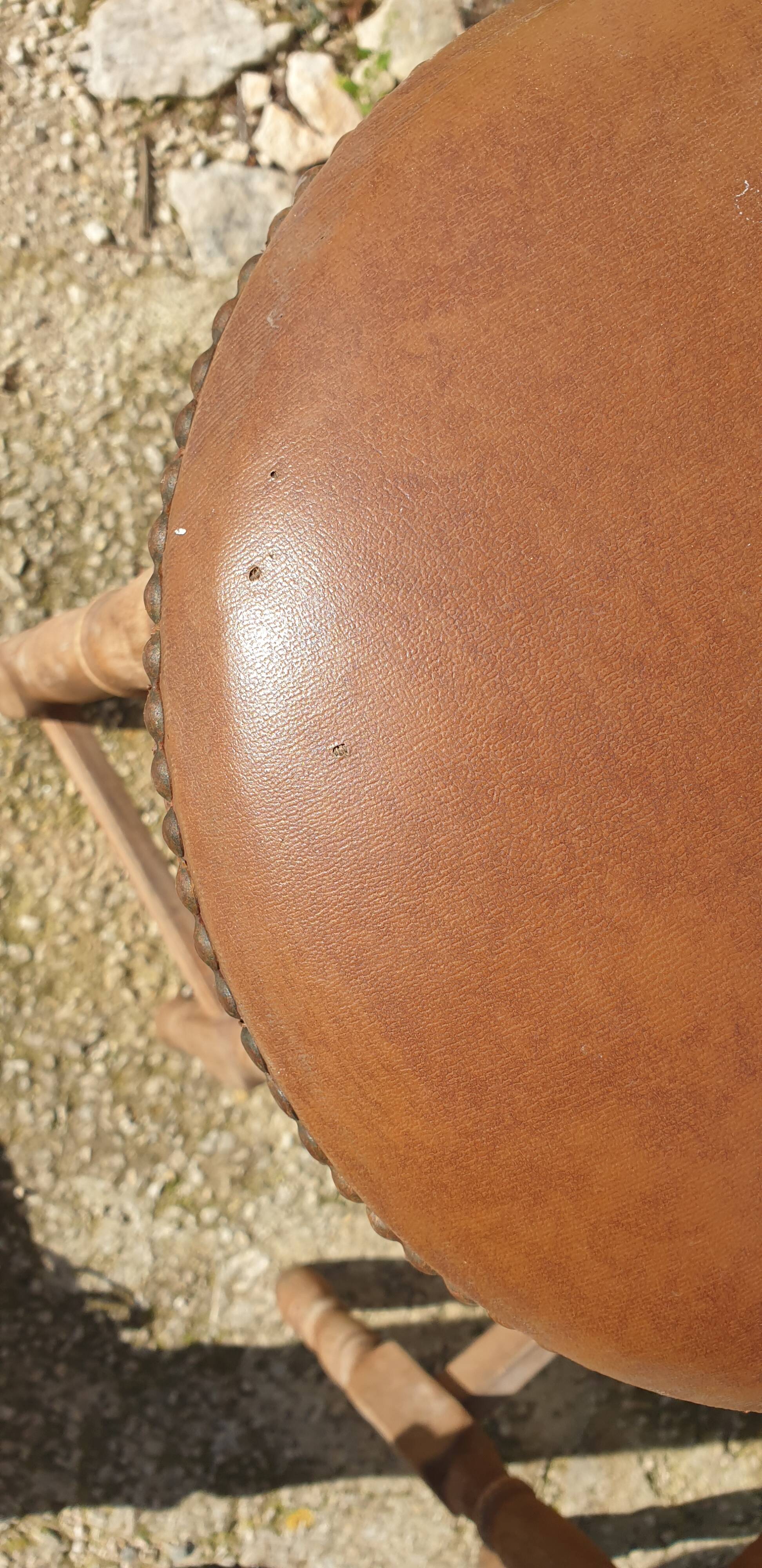 Paire de tabourets de bar, bois et simili cuir