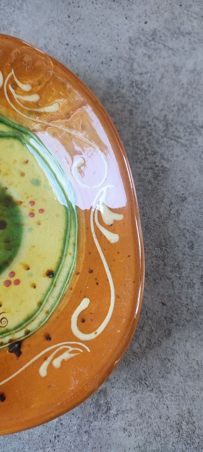 Vintage ceramic pocket emptier signed