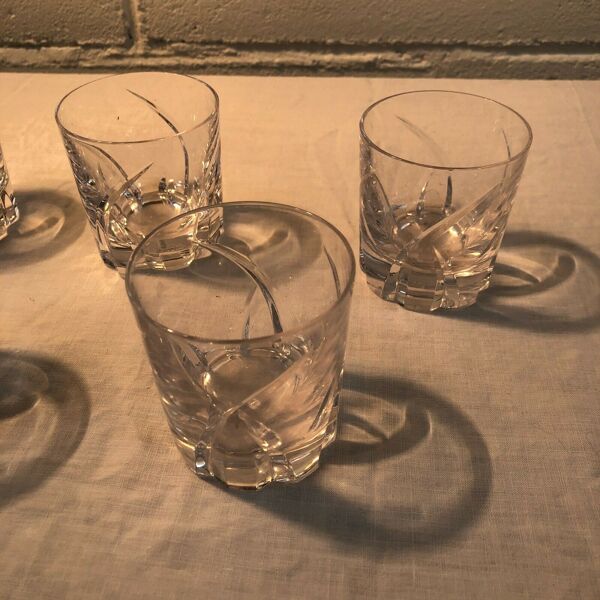 Ensemble de 5 petits verres en cristal  Saint Louis