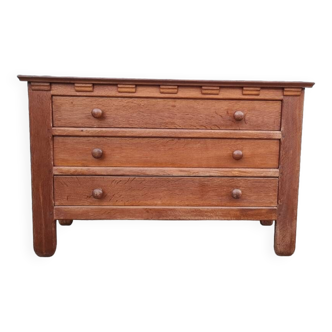 Oak chest of drawers