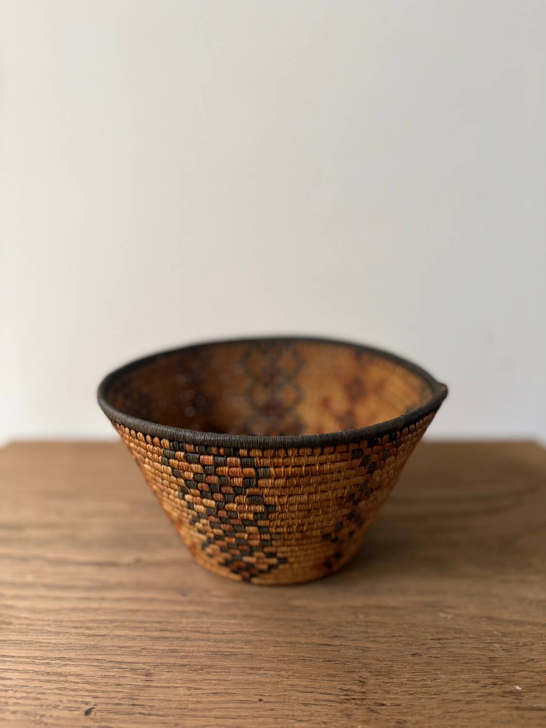 Panier bol en jonc tressé vintage