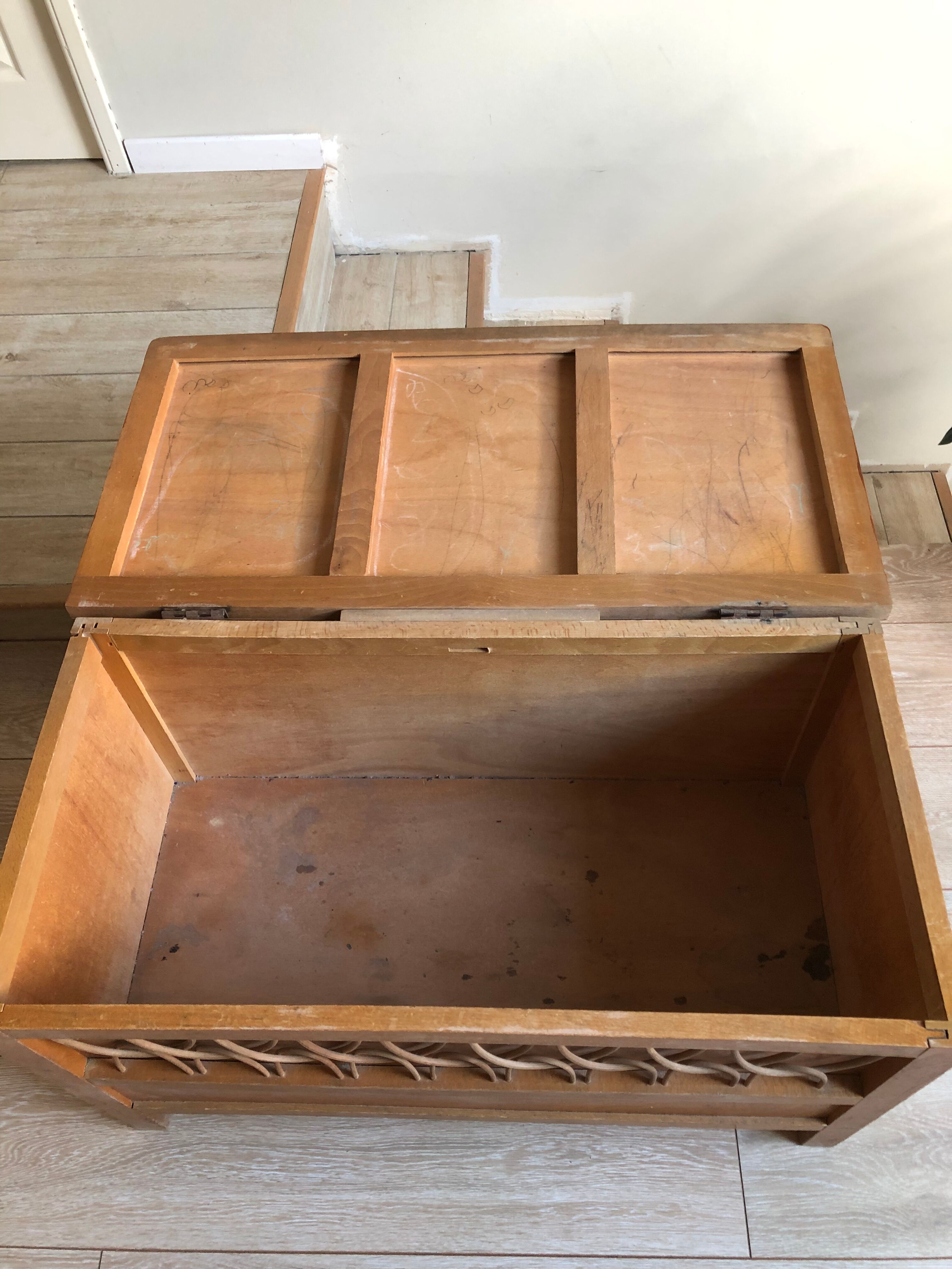 Coffre à jouet en bois et rotin