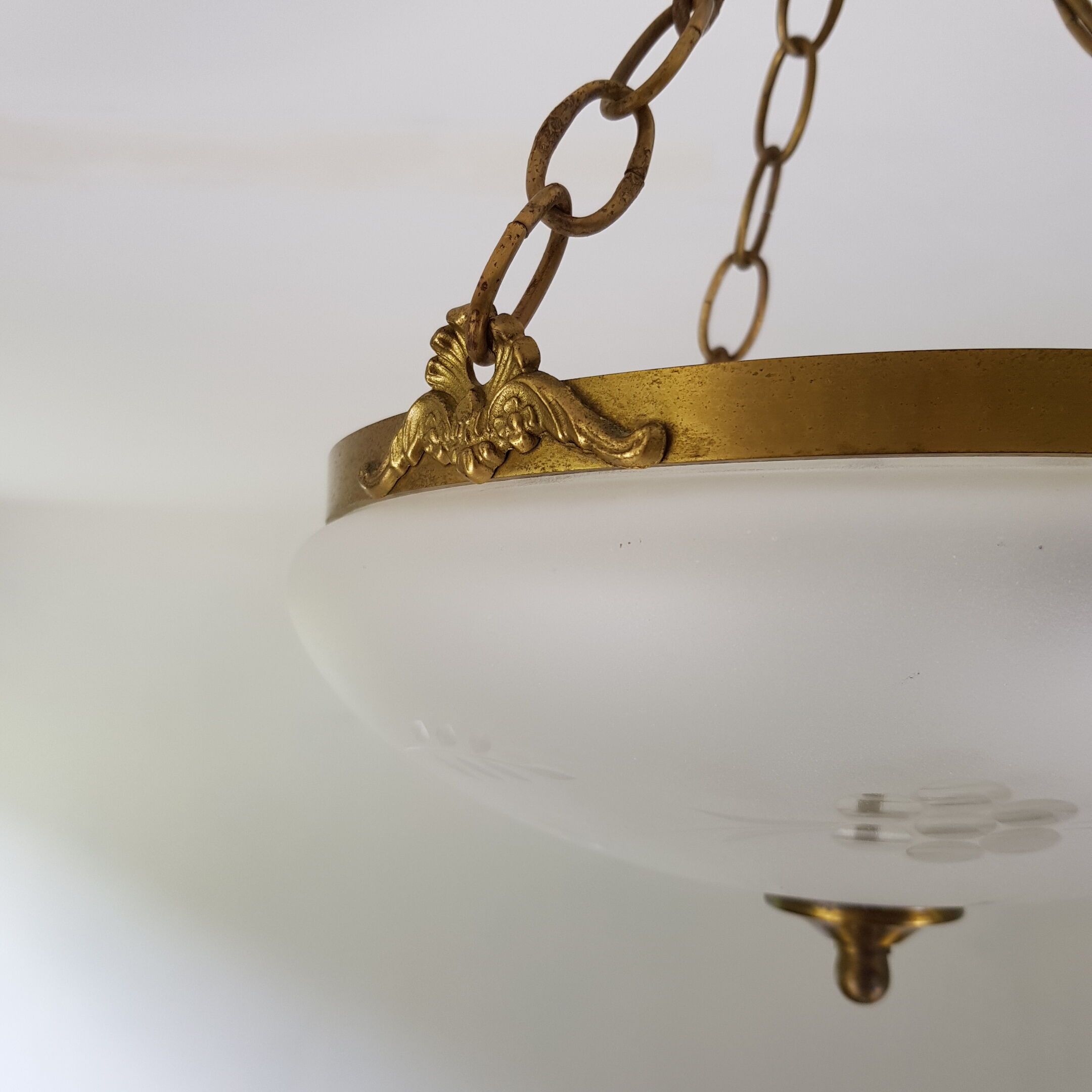 Gilt bronze pendant glass globe cised Napoleon style 3