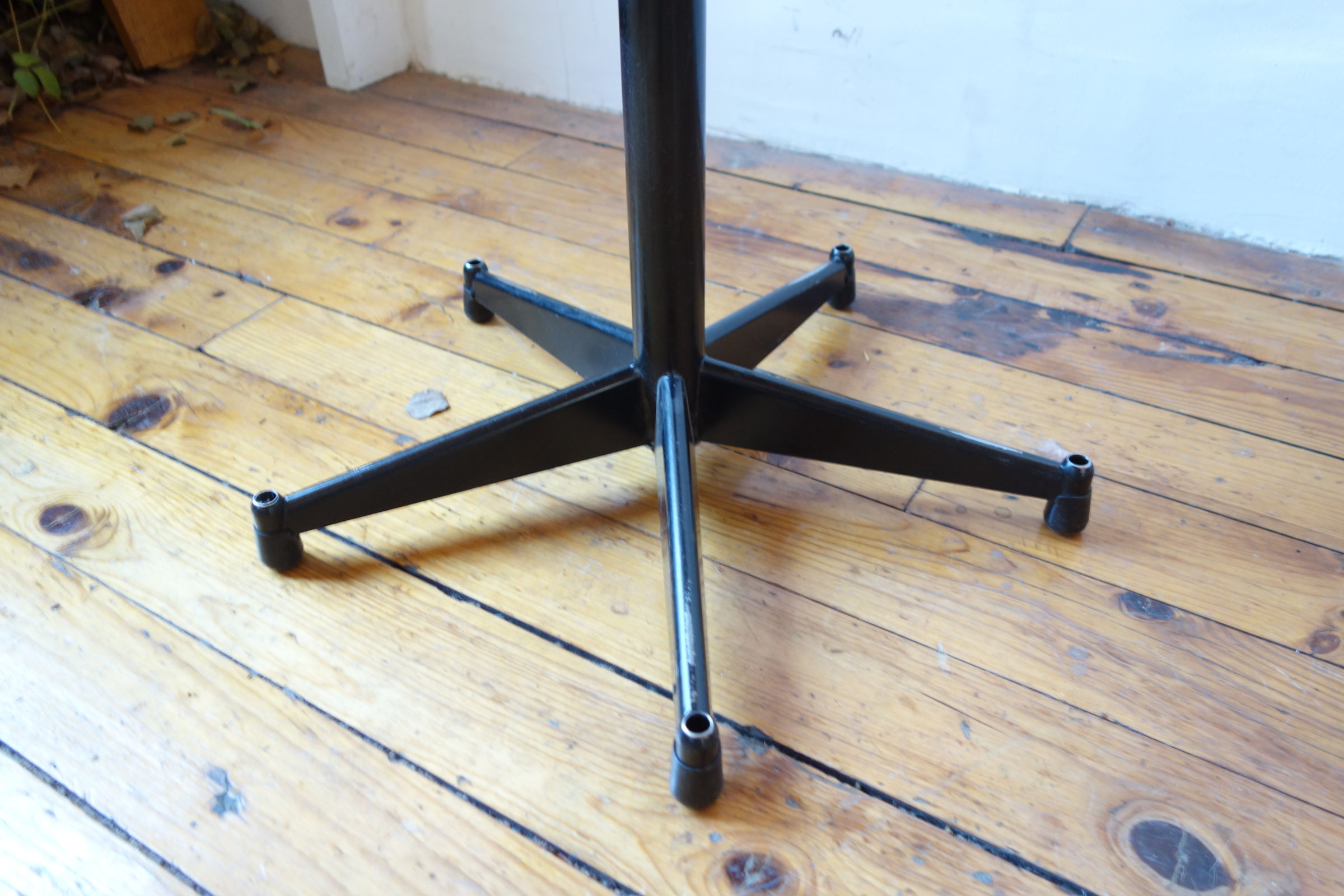 Laboratory school chair 1970