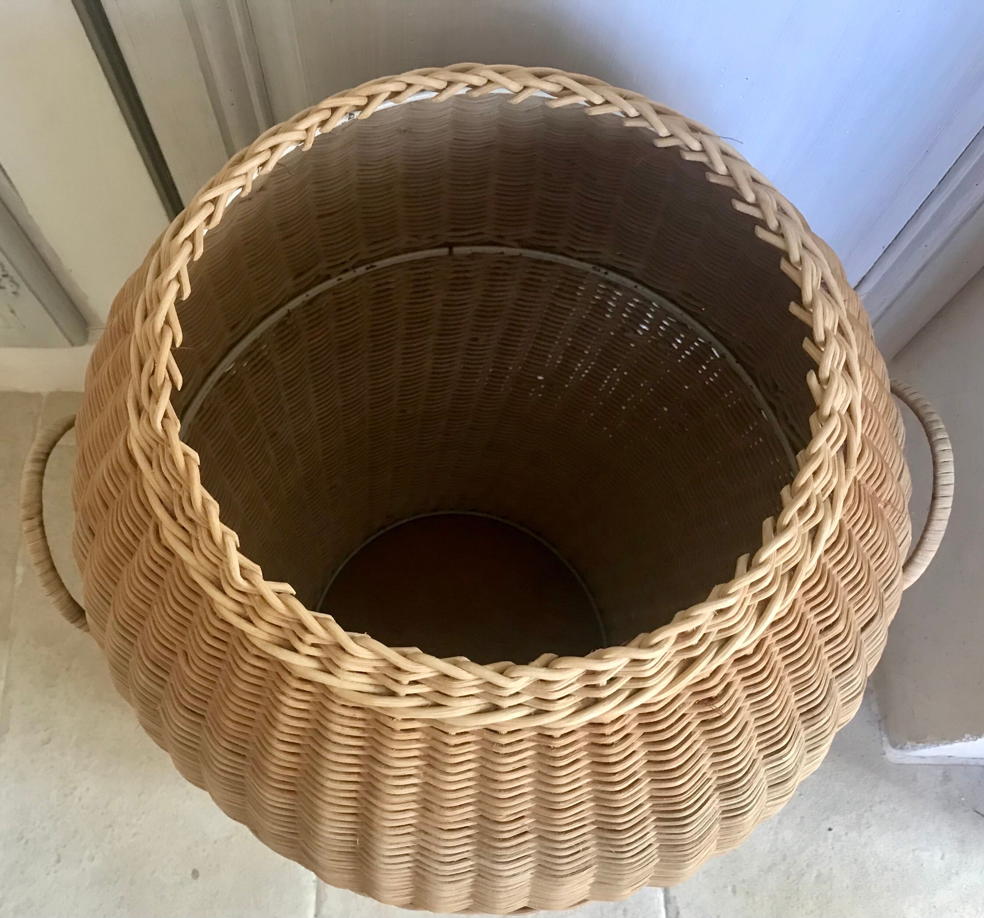 Vintage basket 67cm
