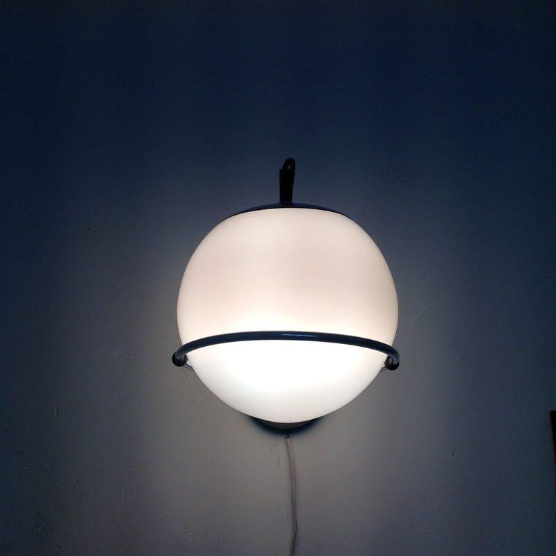 Wall lamp Raak opaline and chrome