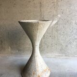 Planter diabolo  by Anton Bee and Willy Guhl to Eternit