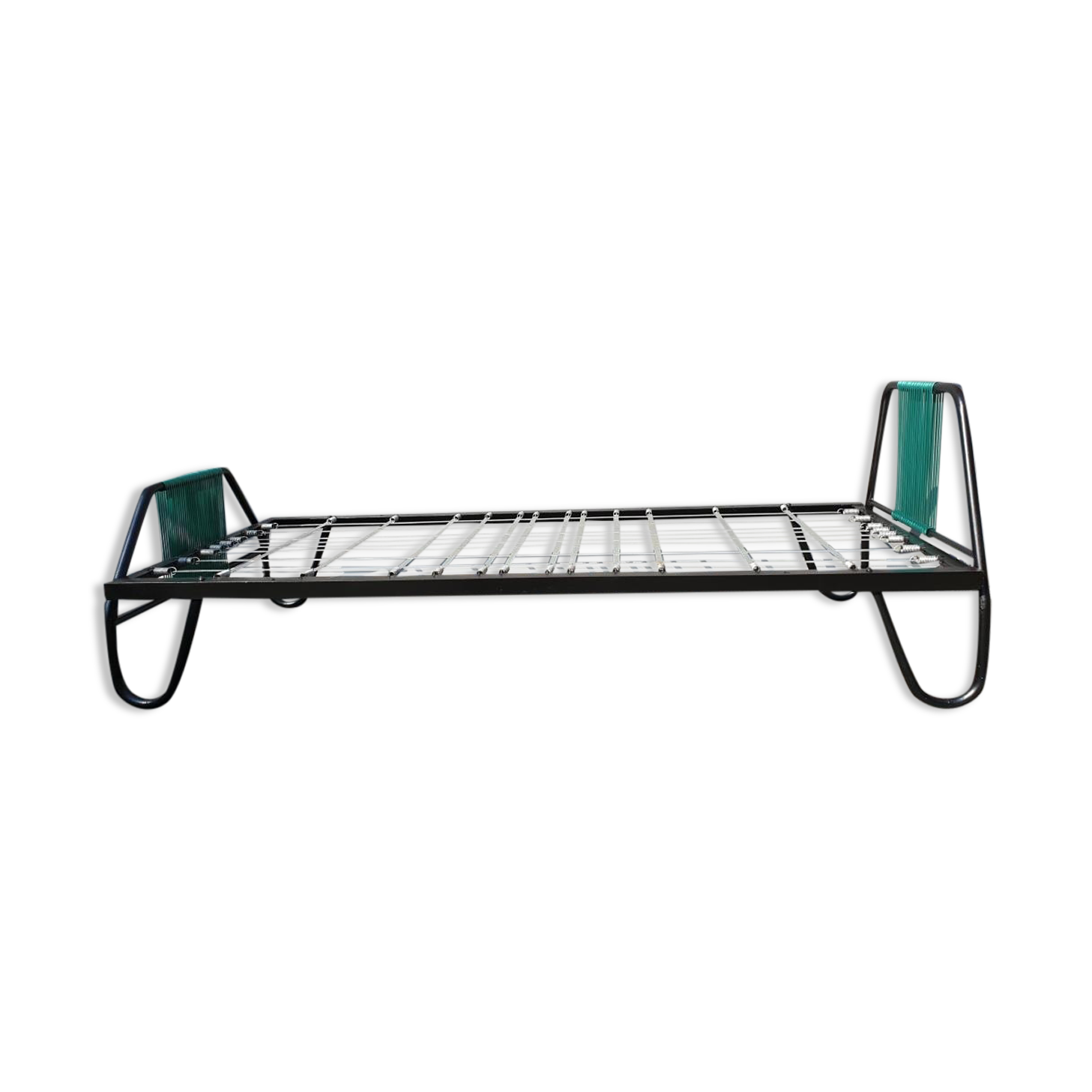 Metal bed  scoubidous green metal
