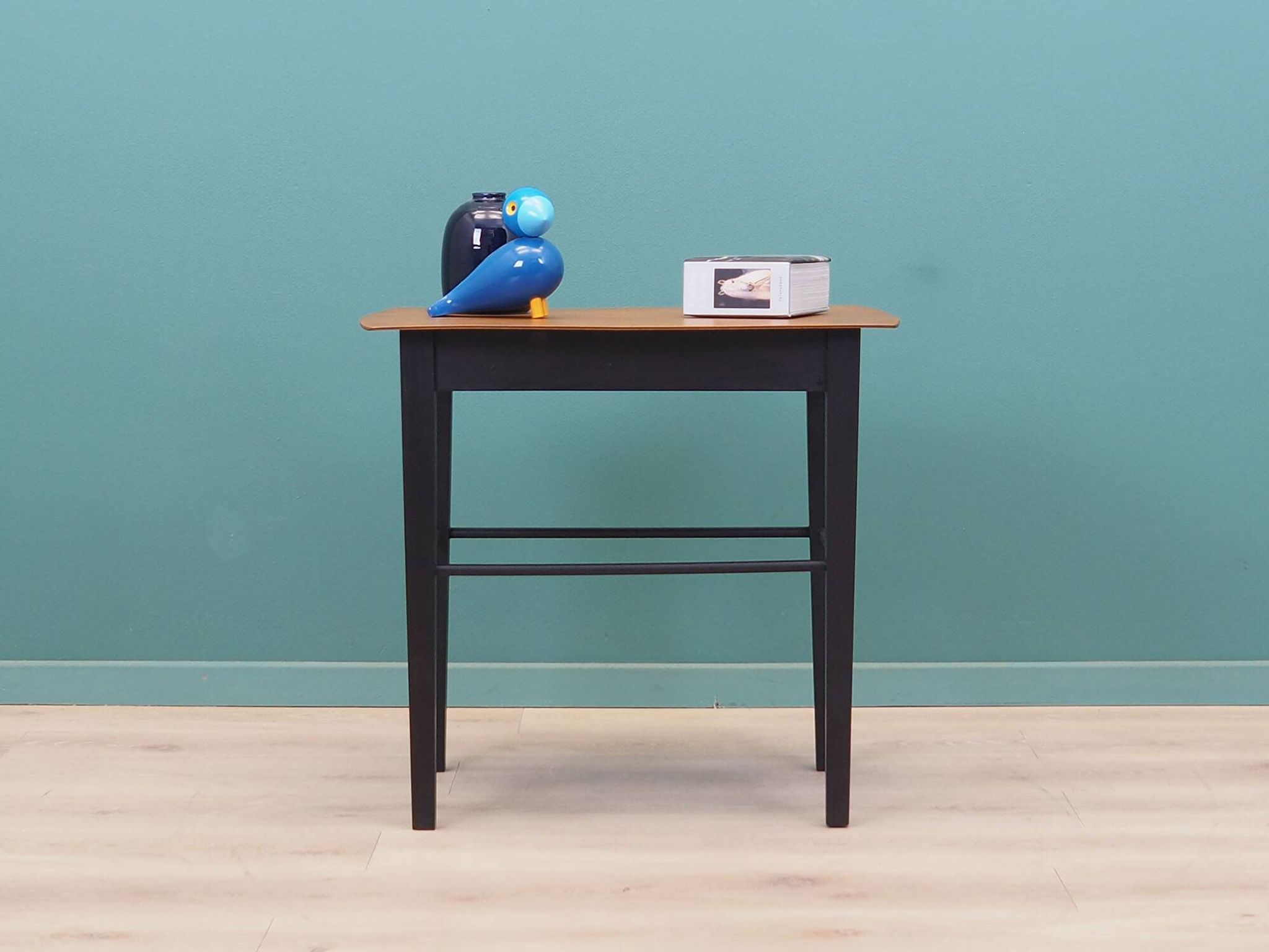 Table basse en noyer, design danois, années 1970, production : Danemark