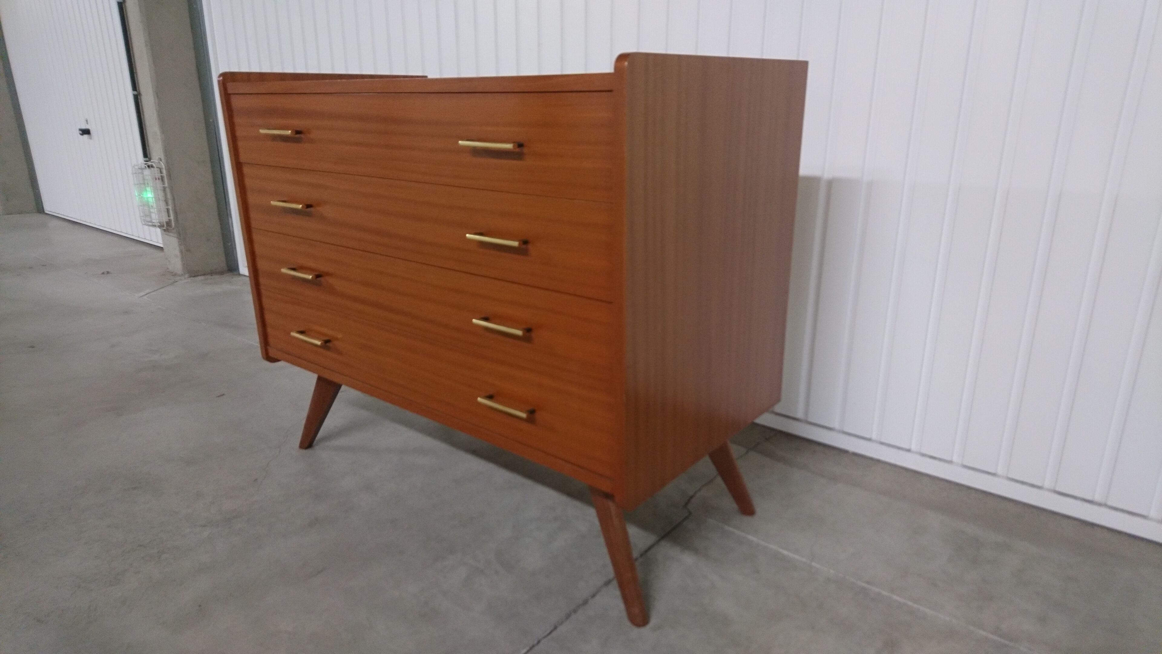 Commode vintage