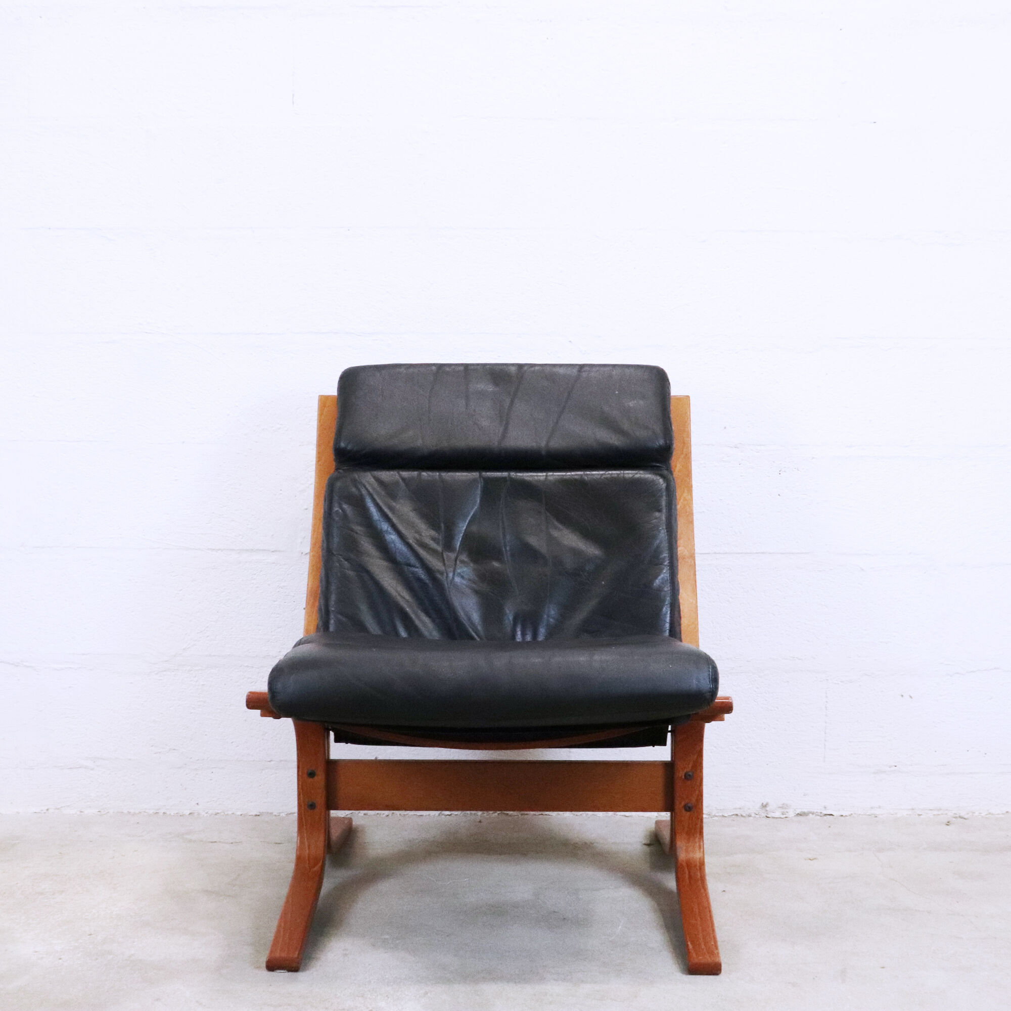 Siesta leather armchairs, Ingmar Relling, Norway, 1960