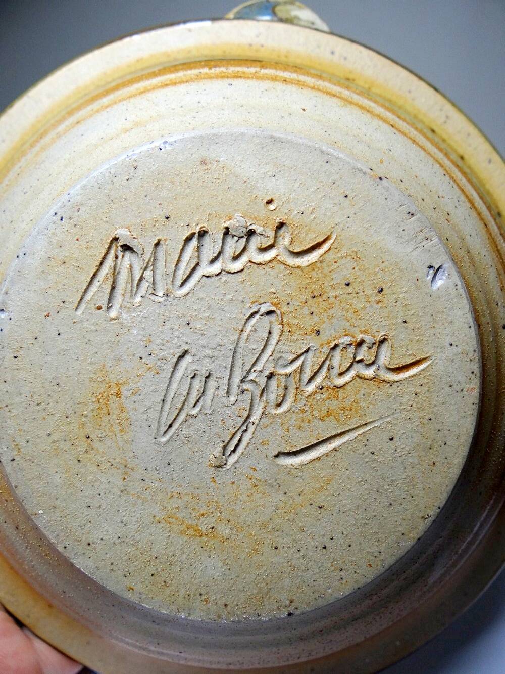 Pretty bowl or small original vintage stoneware cup signed "Marie" La Borne?