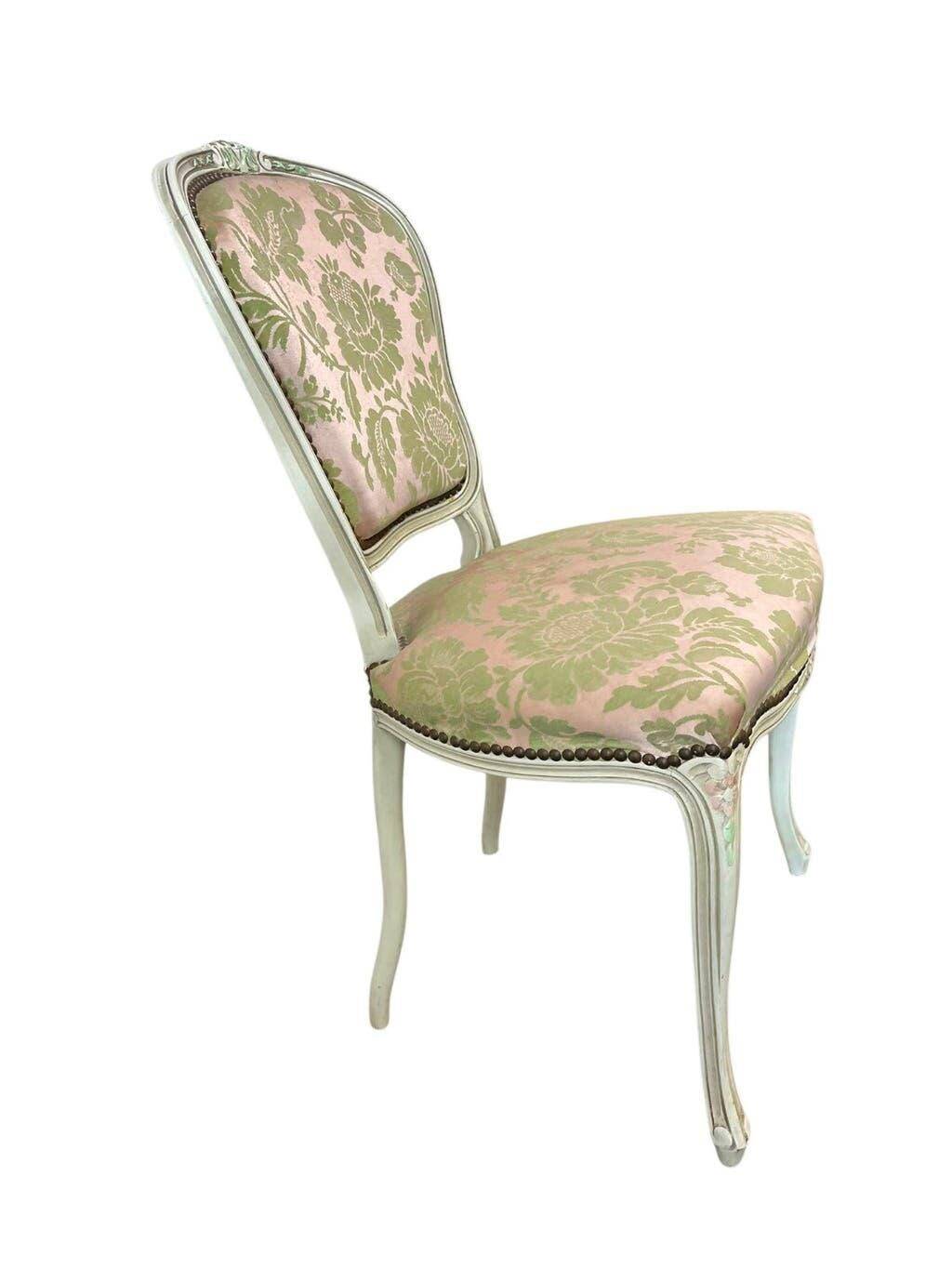 Chaise baroque vintage avec accent rose/vert