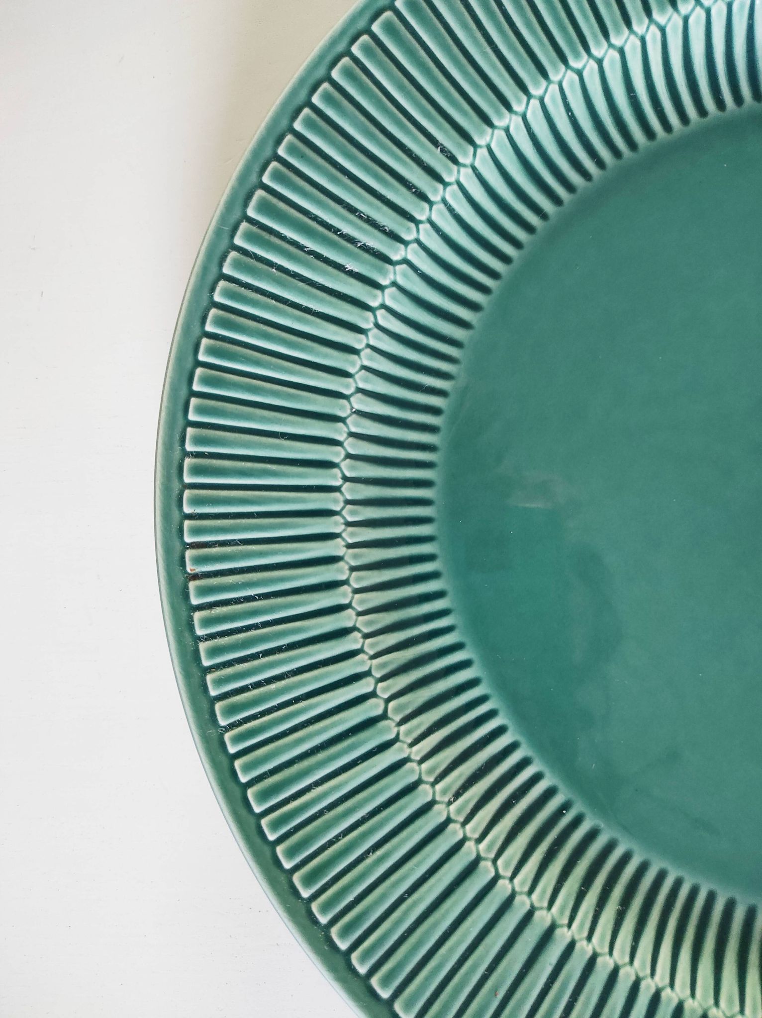 Plat en faïence Royal Boch vert 31 cm