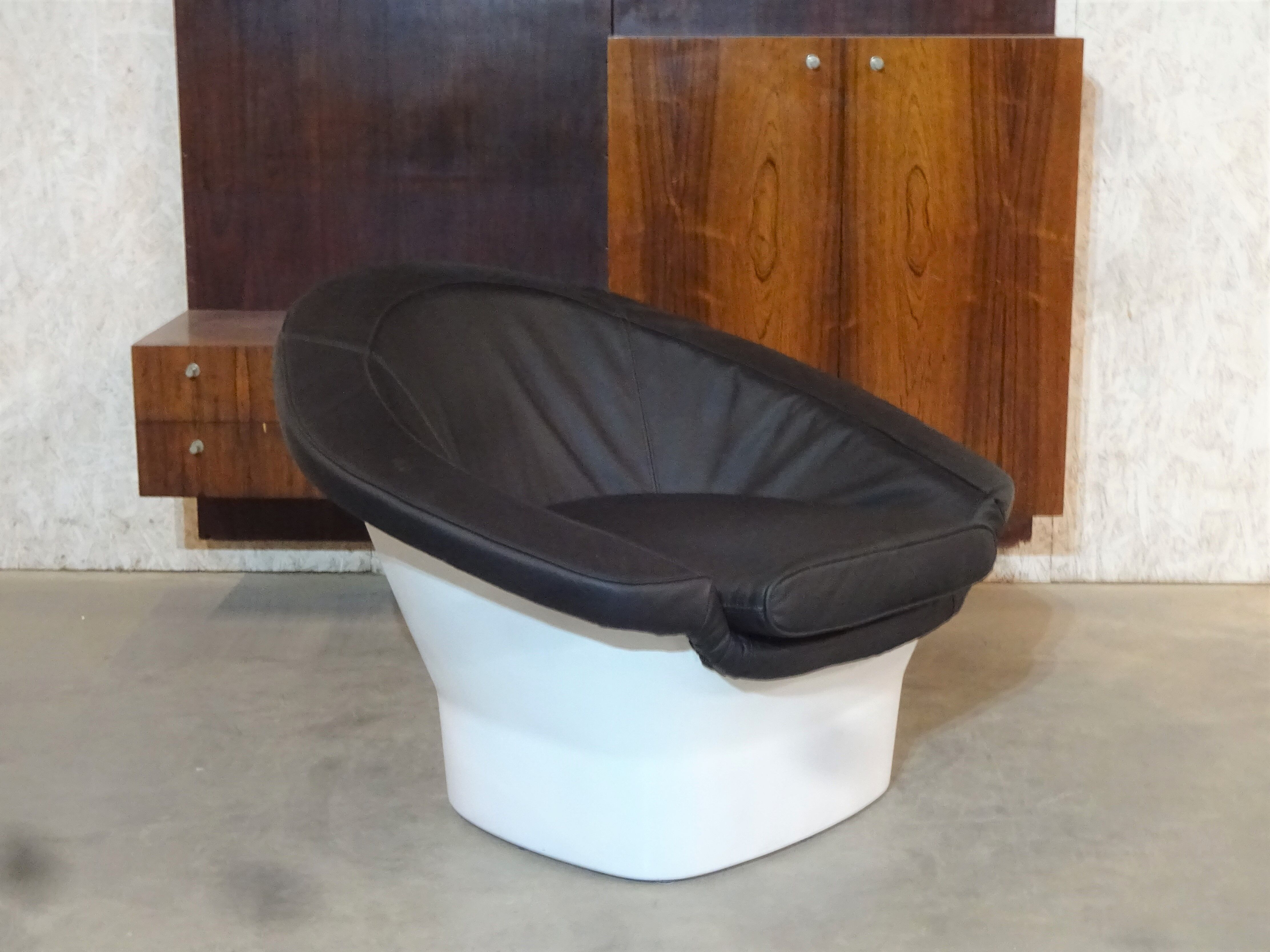 Space Age Atomic Pod Lounge Armchair with Black Bovine Leather by Dux, Sweden, 1960s