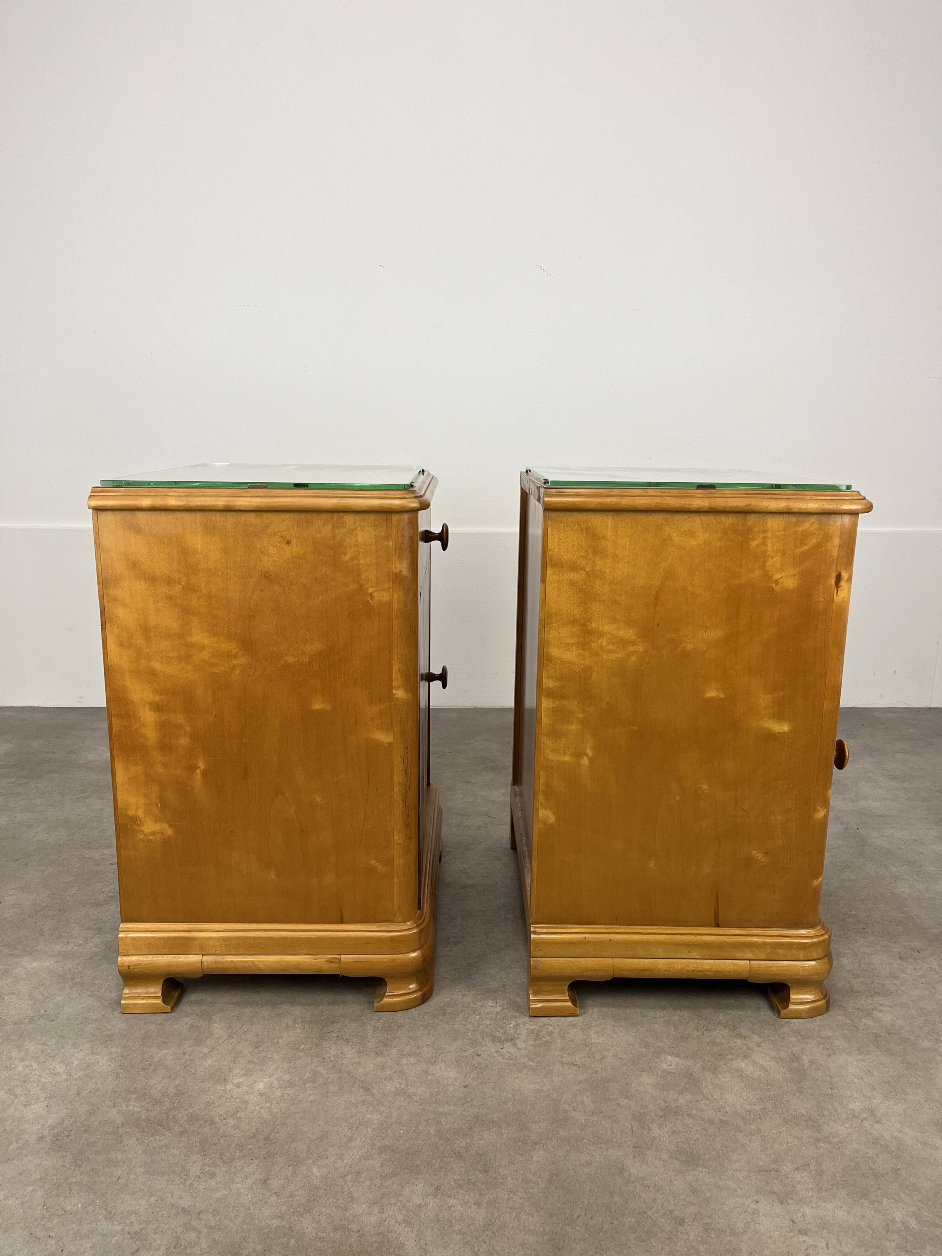 Pair of art deco burl bedside tables, 1930