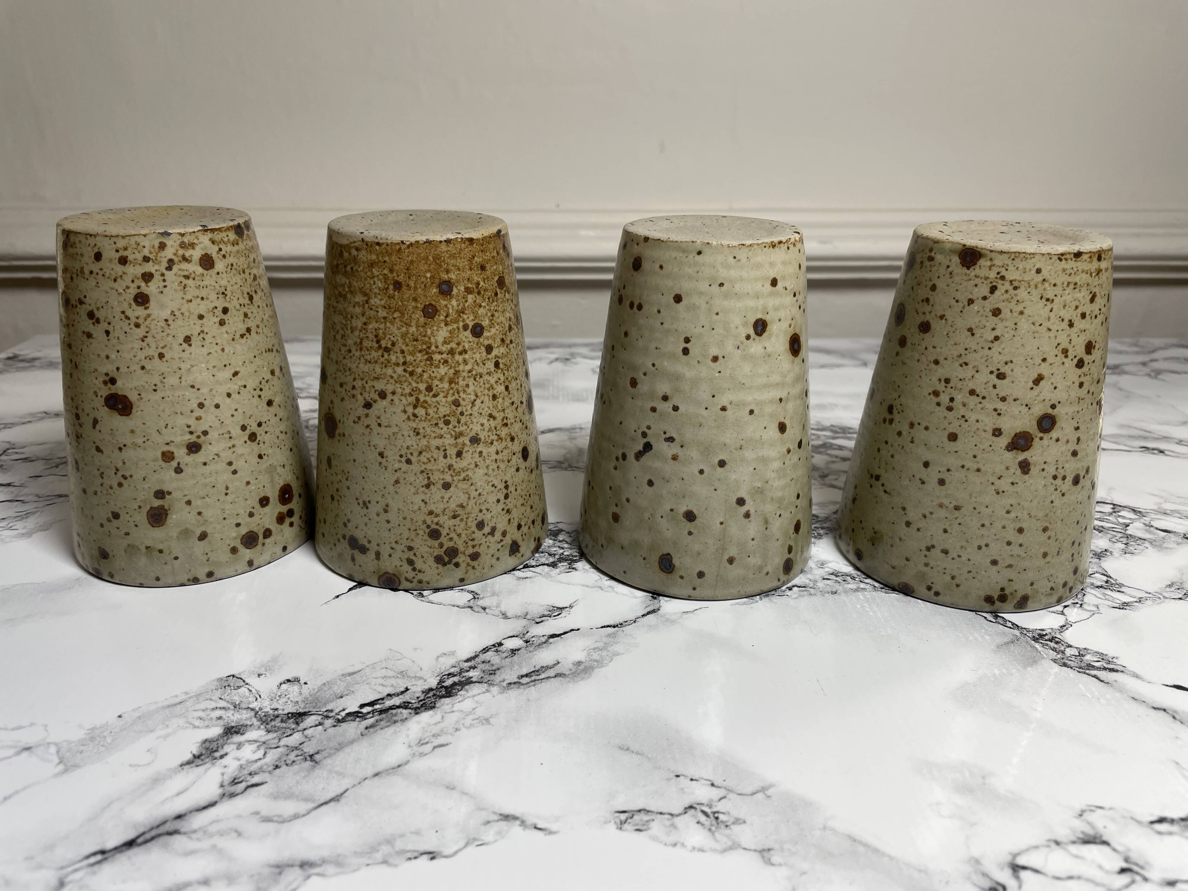 Beige pyrite stoneware mugs
