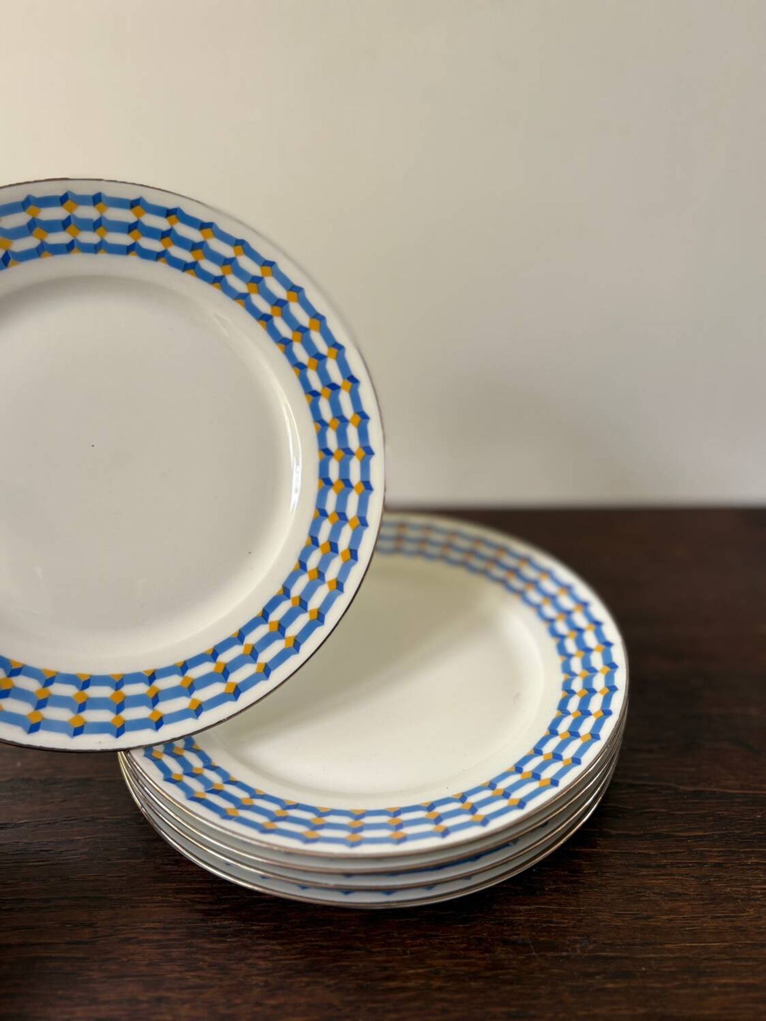 ensemble de 5 assiettes géométriques porcelaine de limoges