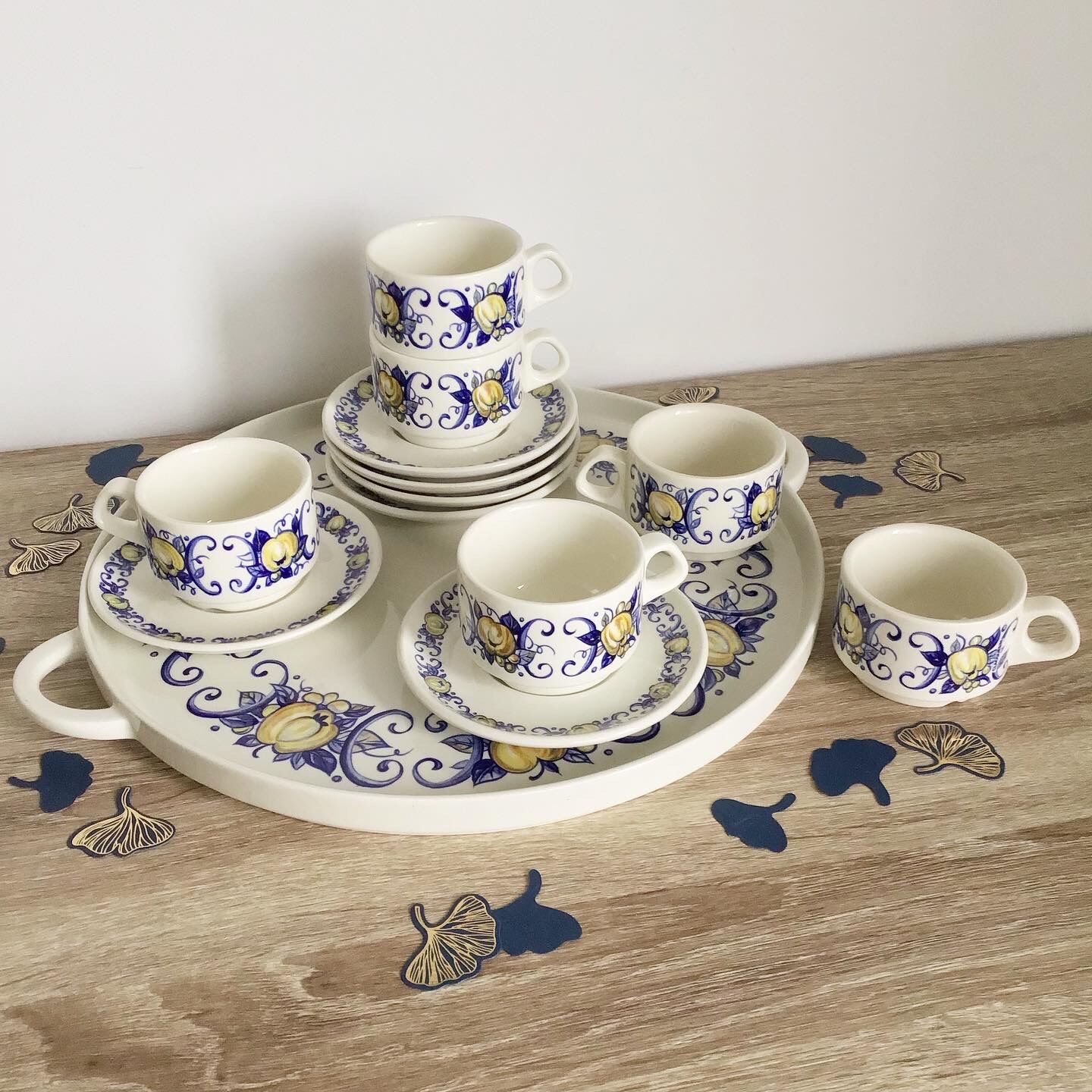 Set of six cups six saucers and a tray Villeroy and Boch Cadiz