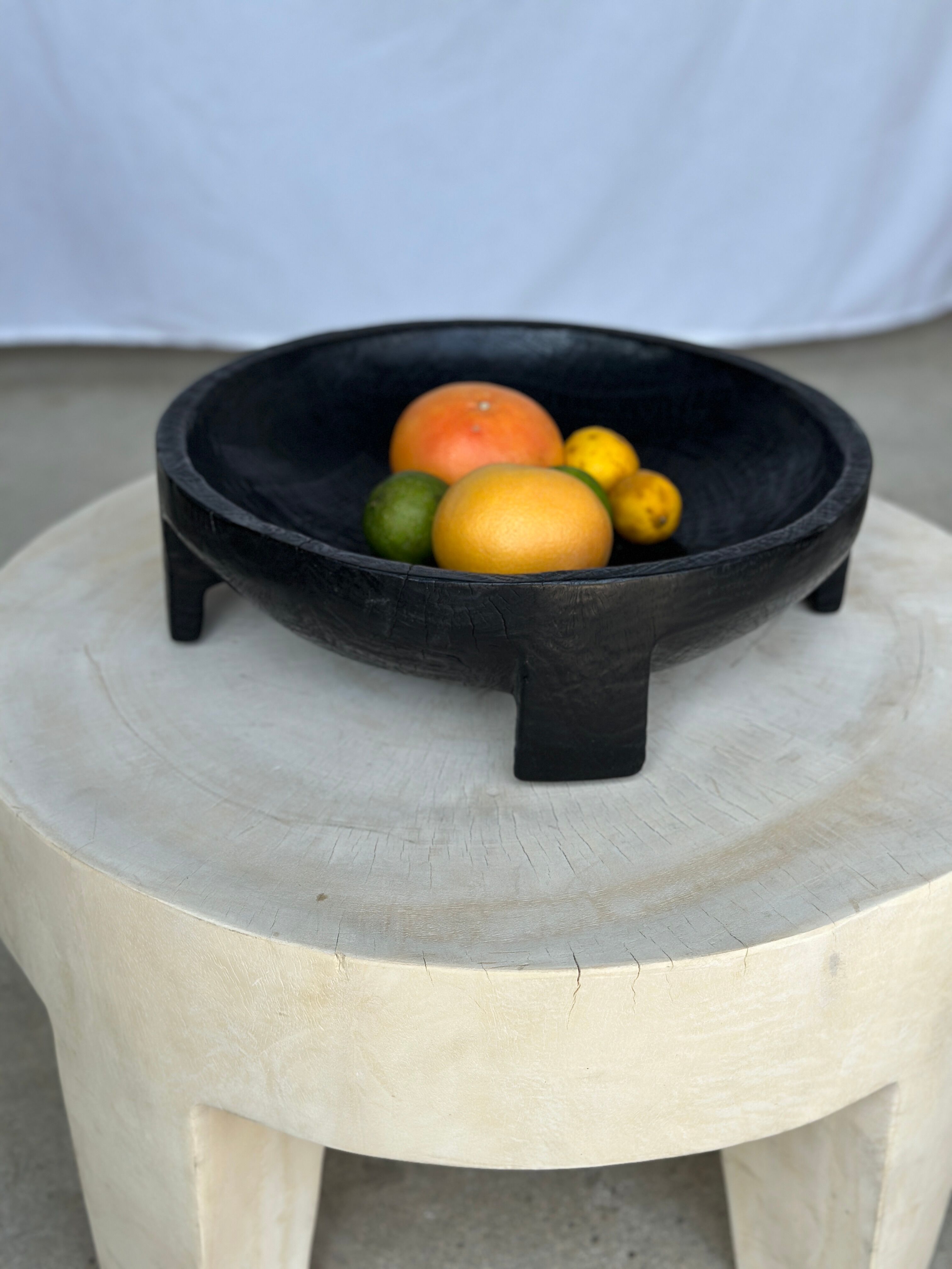 Cut in monoxyl mango wood