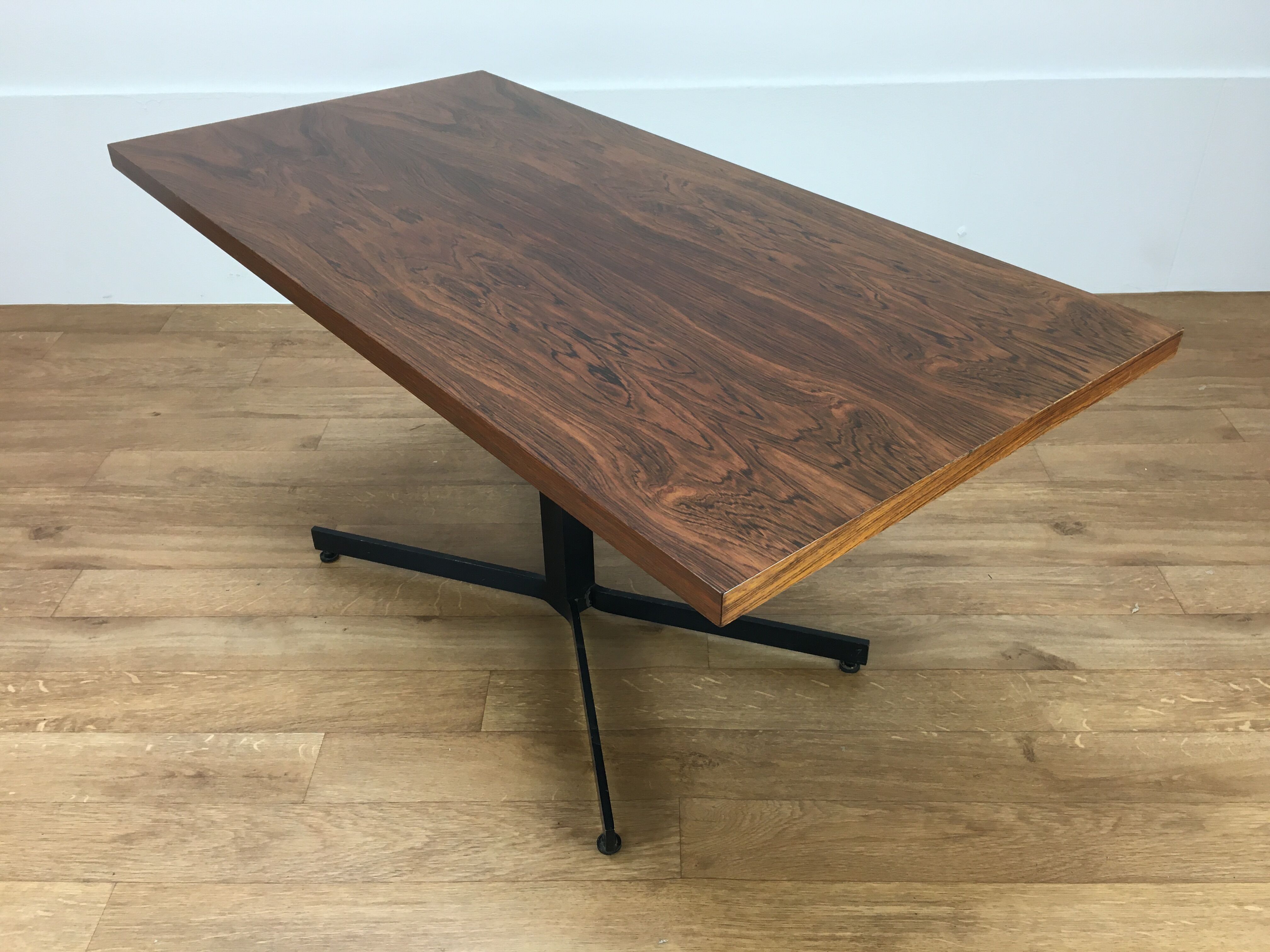 Coffee table goes up and down Ilse rosewood, modular