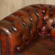 Paire de canapés Chesterfield antiques restaurés en cuir Boudreaux
