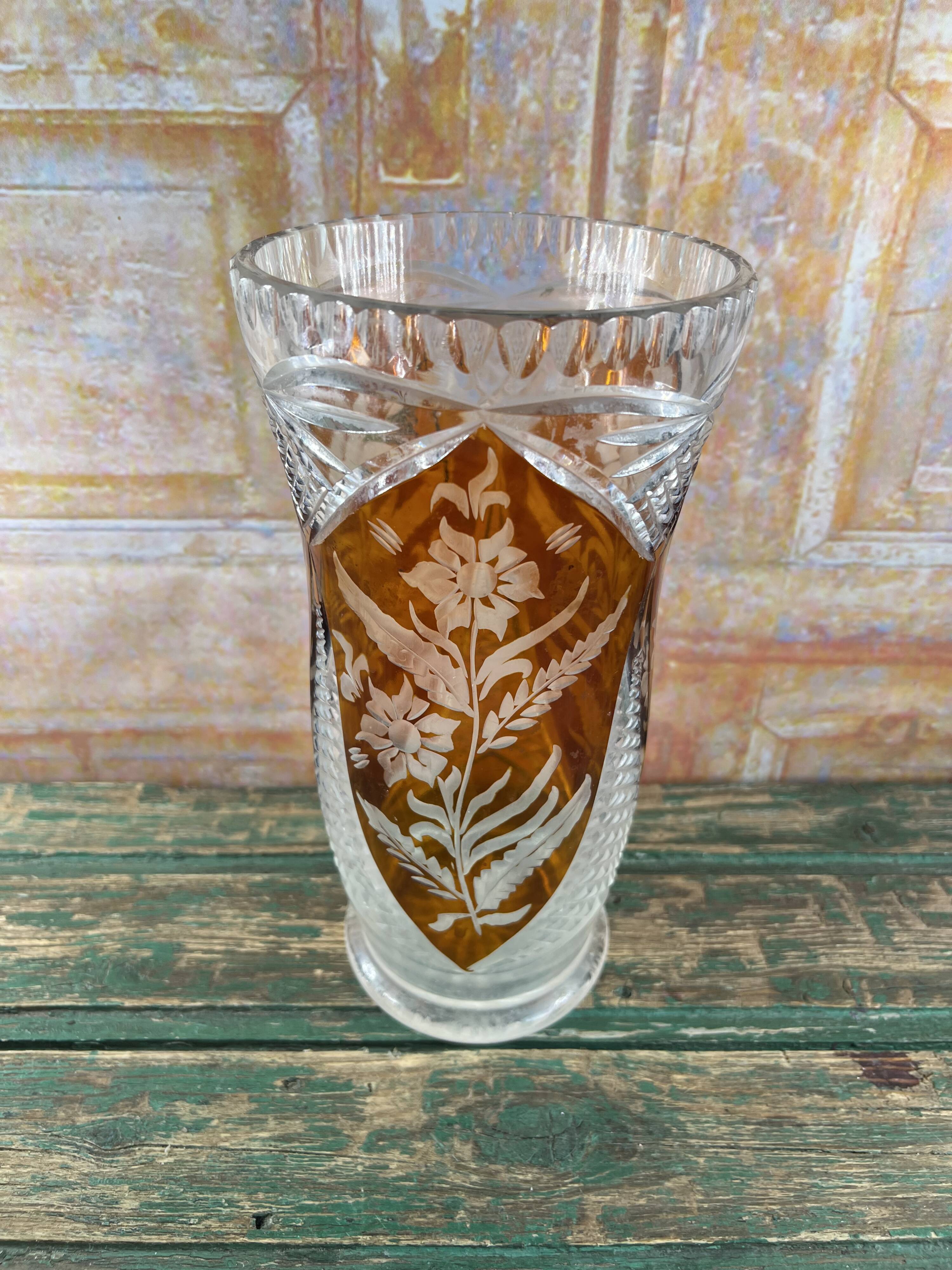 Large amber crystal vase – Engraved floral decoration – 29 cm