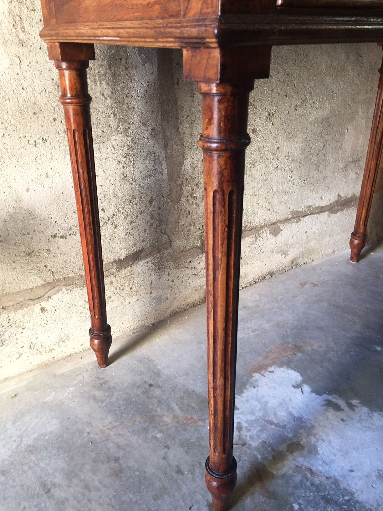 White marble toilet furniture