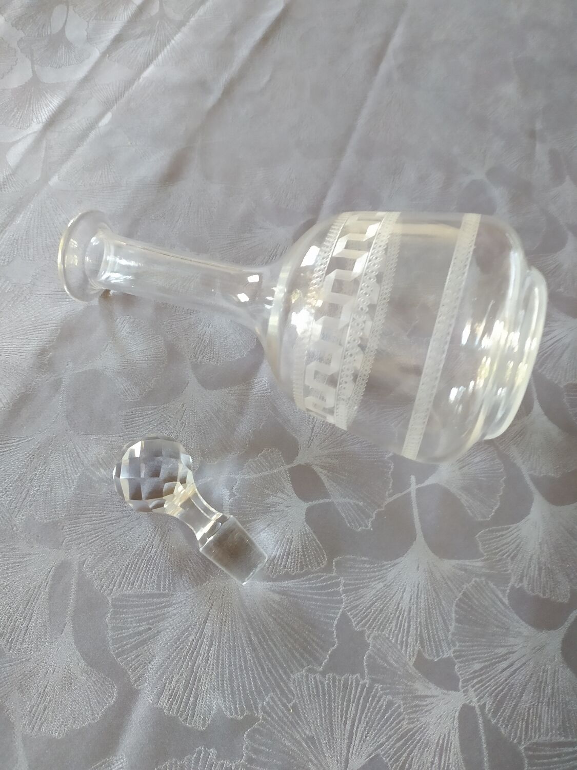 Carfe in chiseled glass