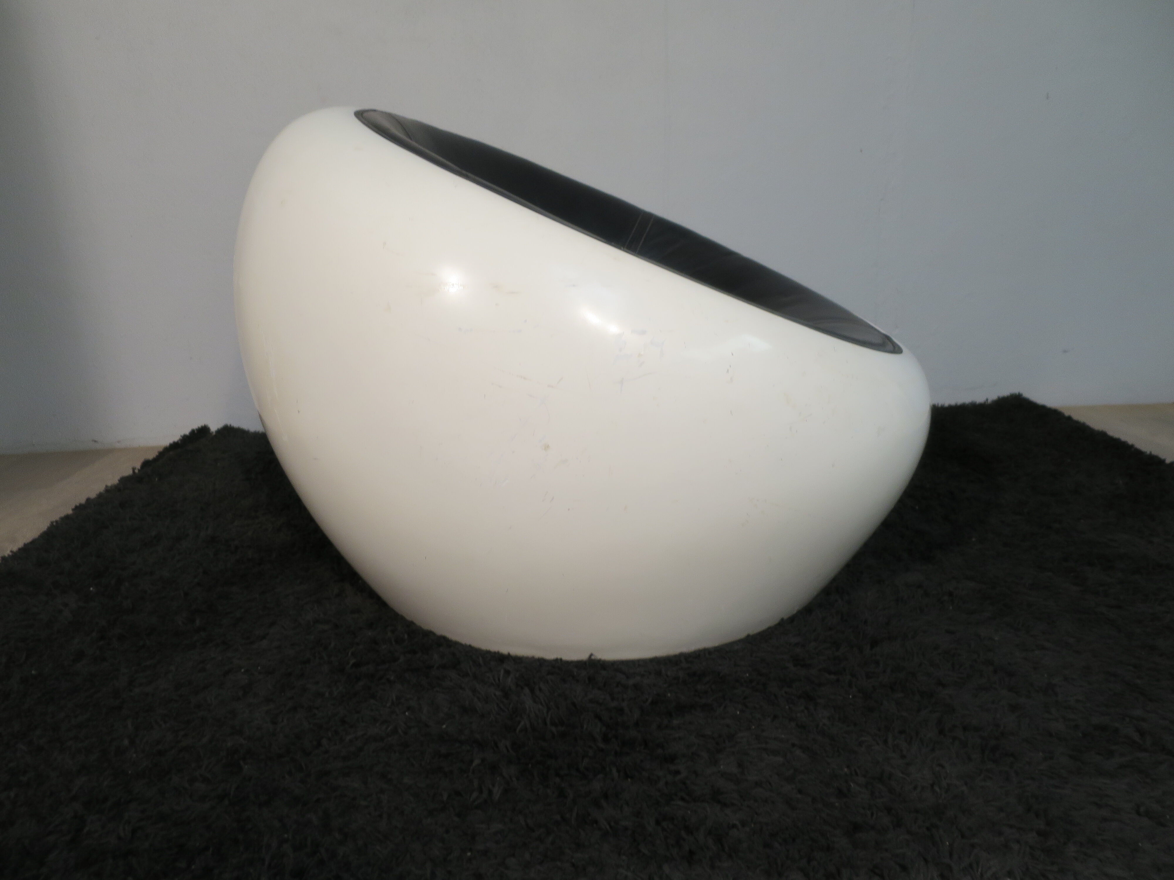 1967 egg pod armchair