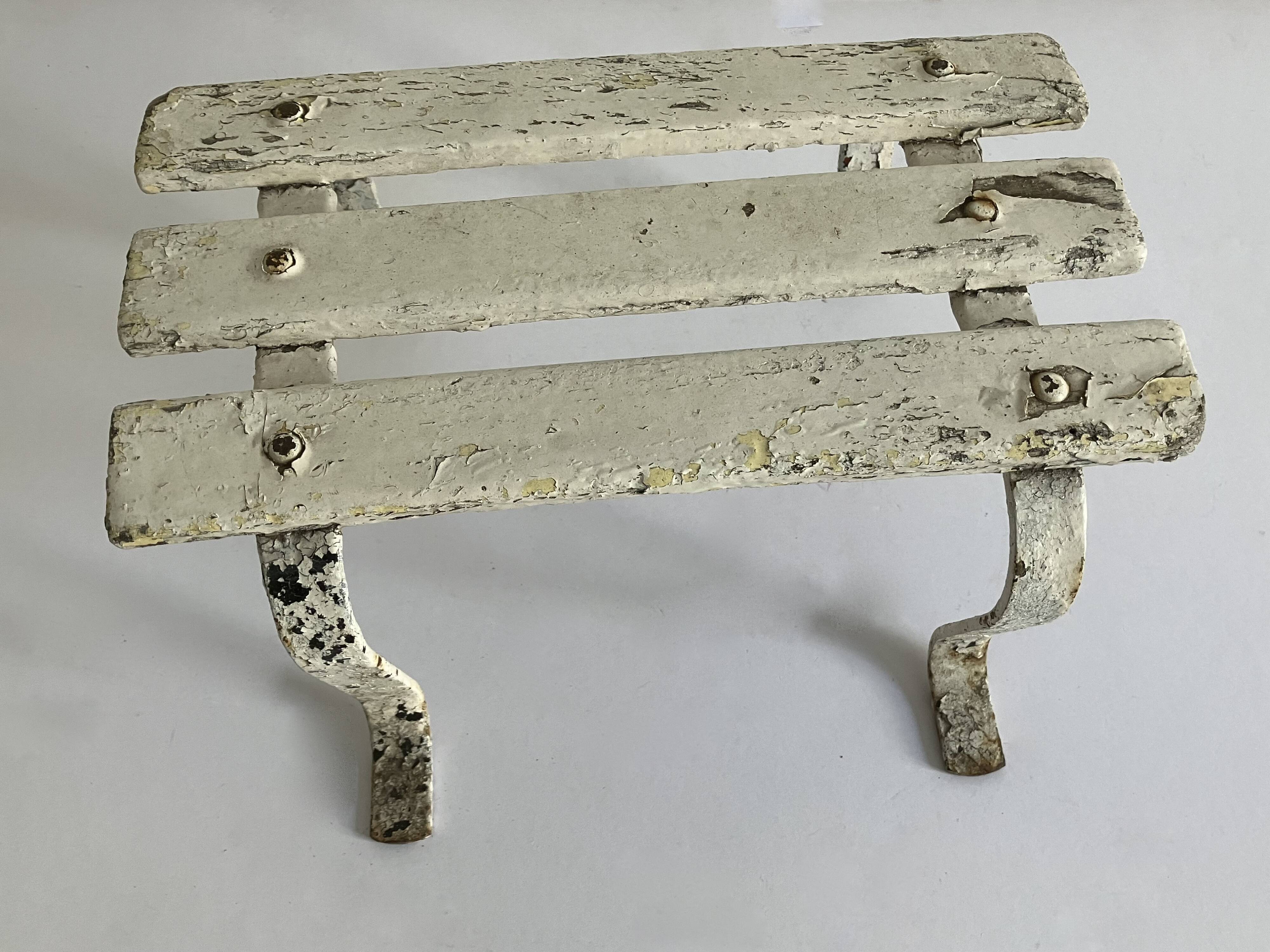 Petit tabouret à lattes, marchepied