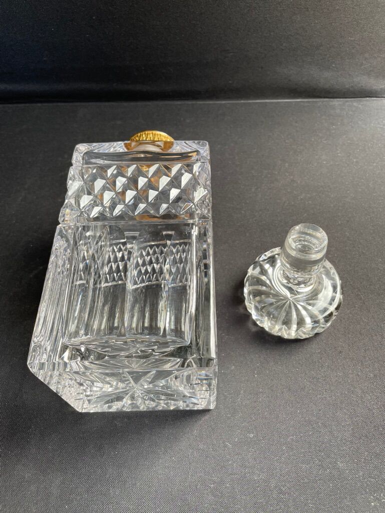 Alcohol decanter in blown and cut crystal Empire style XXth