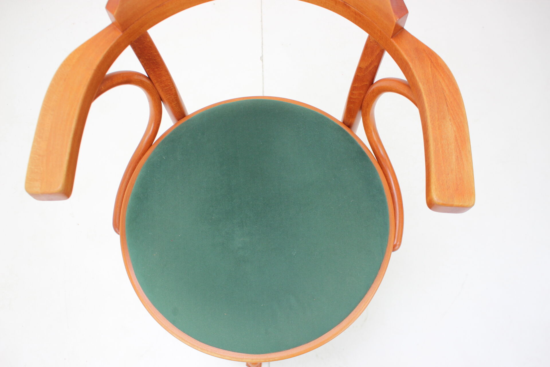 Chaise pivotante réglable en hauteur par Ton