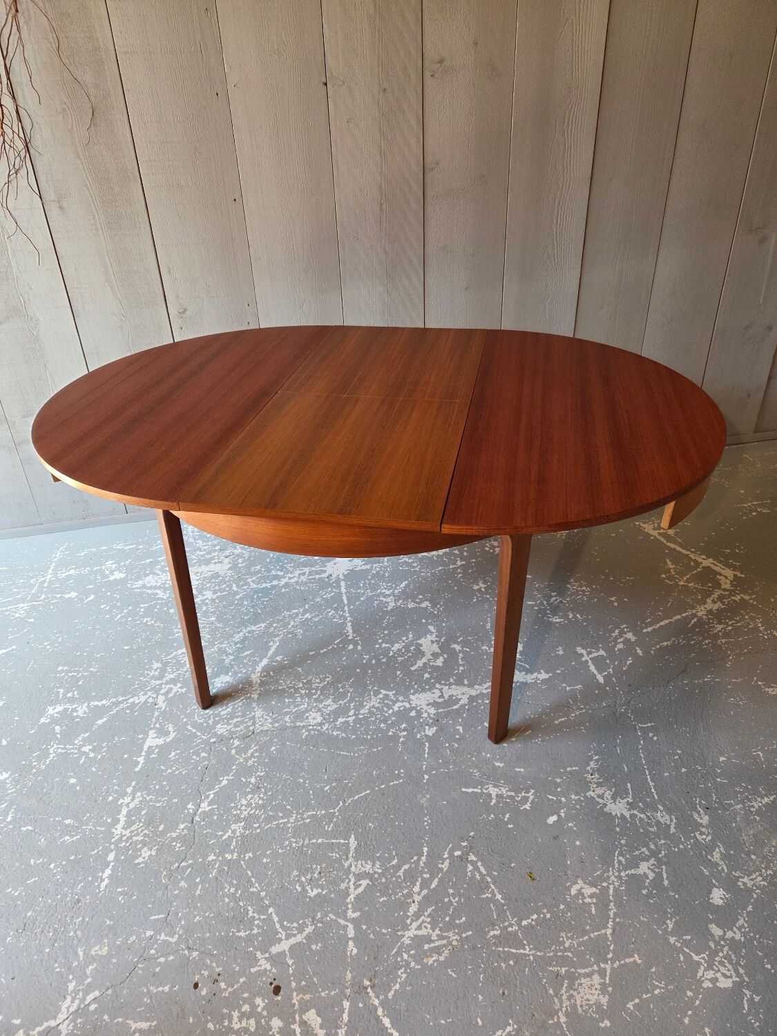 Scandinavian table